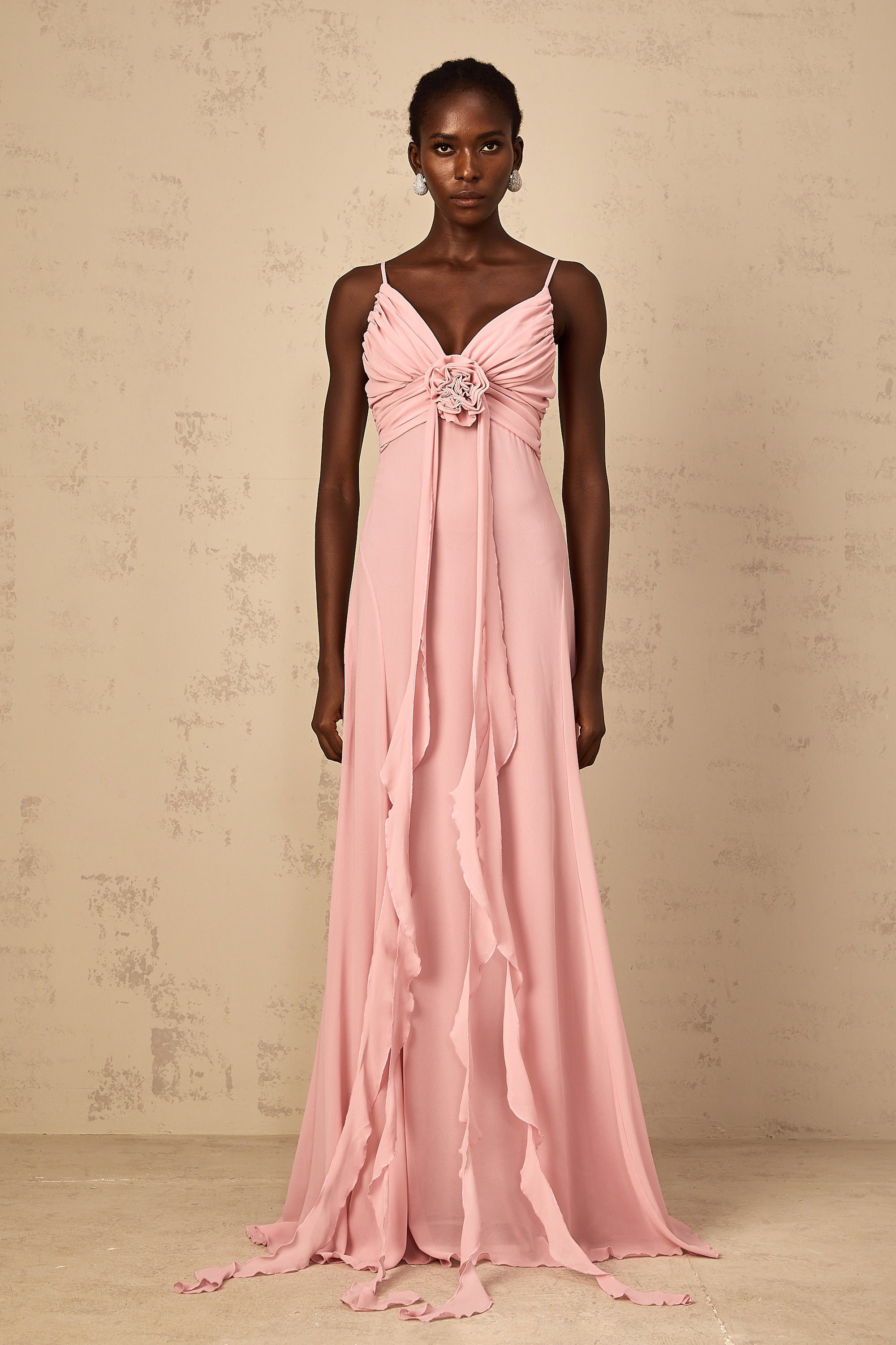 Robe longue en tulle à pétales 3D Ysandre rose pâle (Vente définitive - États-Unis uniquement)