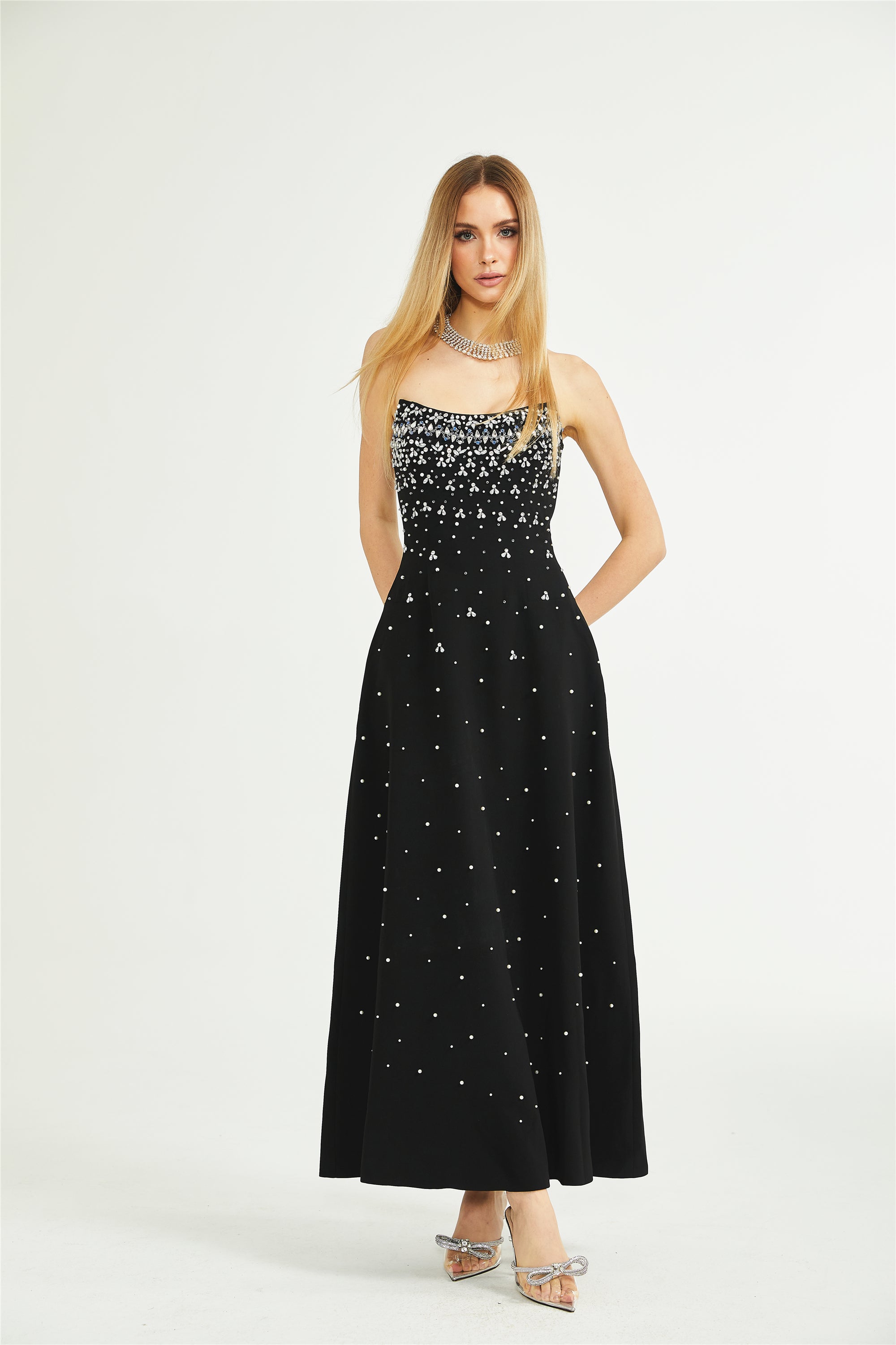 Robe longue noire ornée Melisande