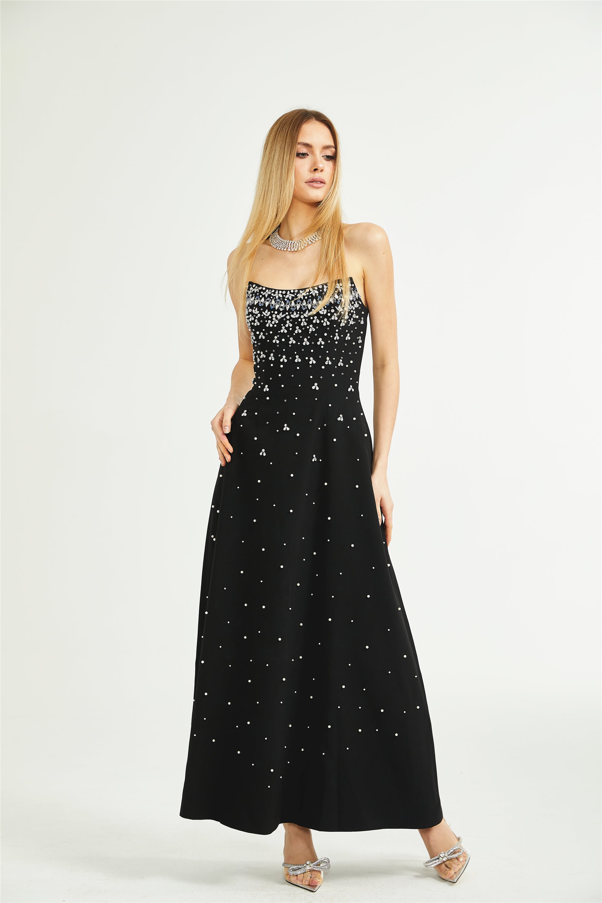 Robe longue noire ornée Melisande