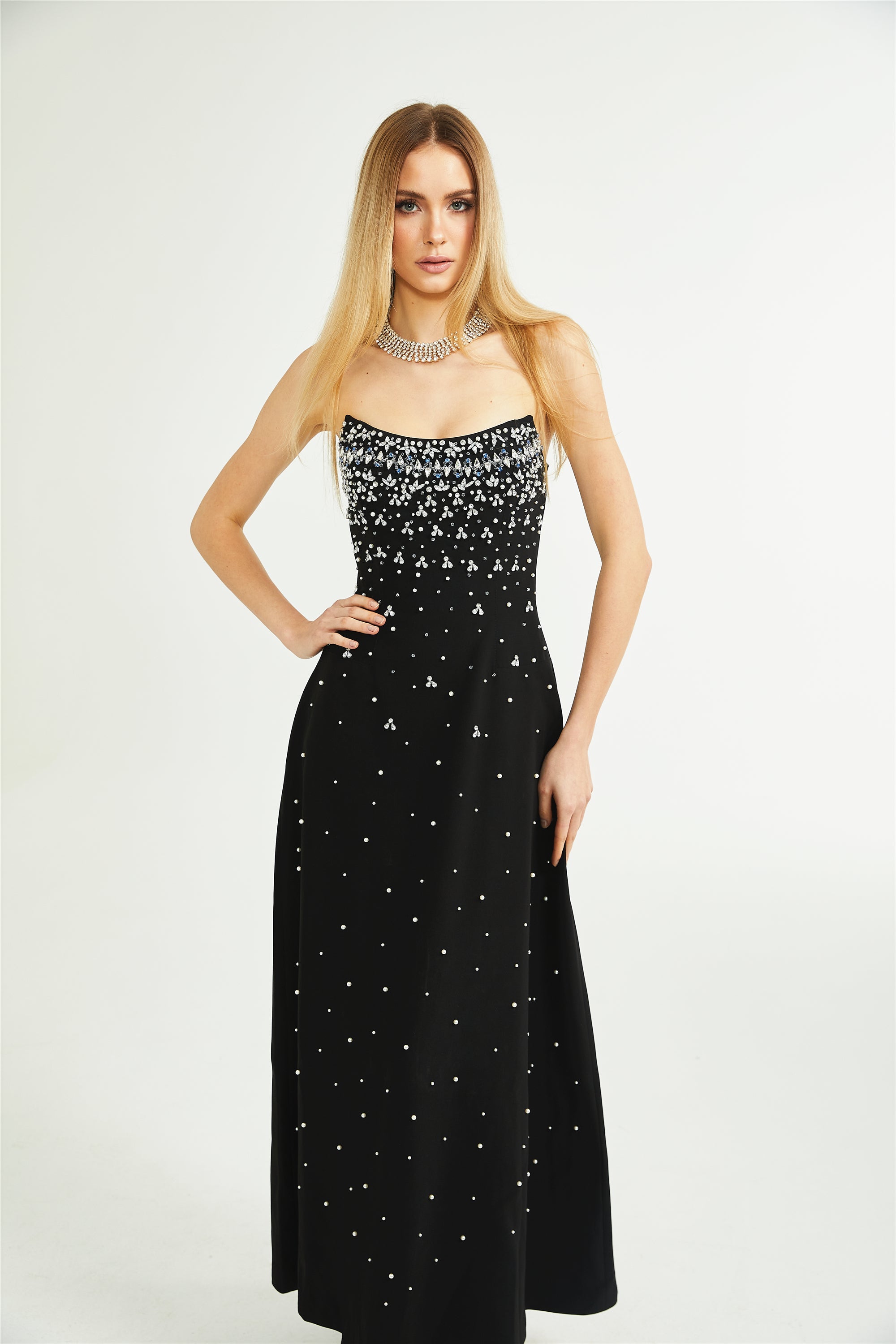 Robe longue noire ornée Melisande