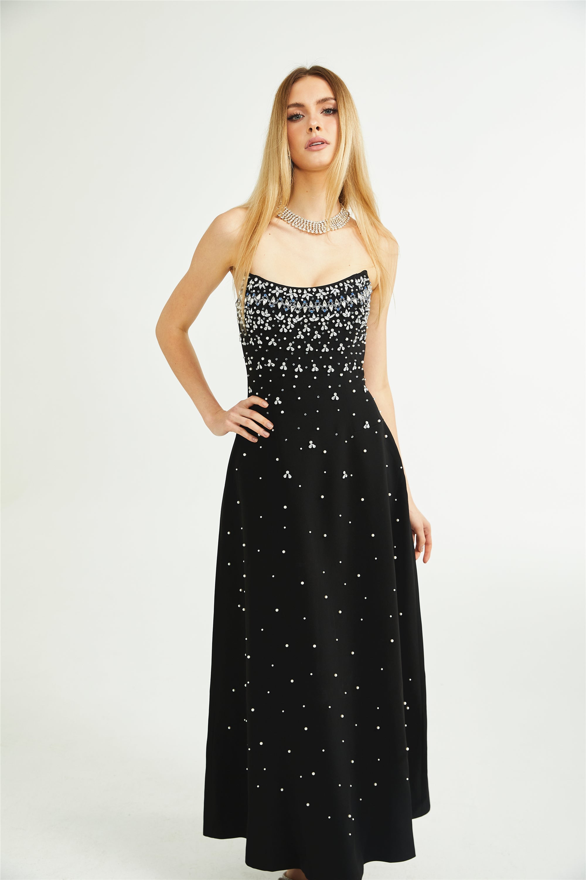 Robe longue noire ornée Melisande