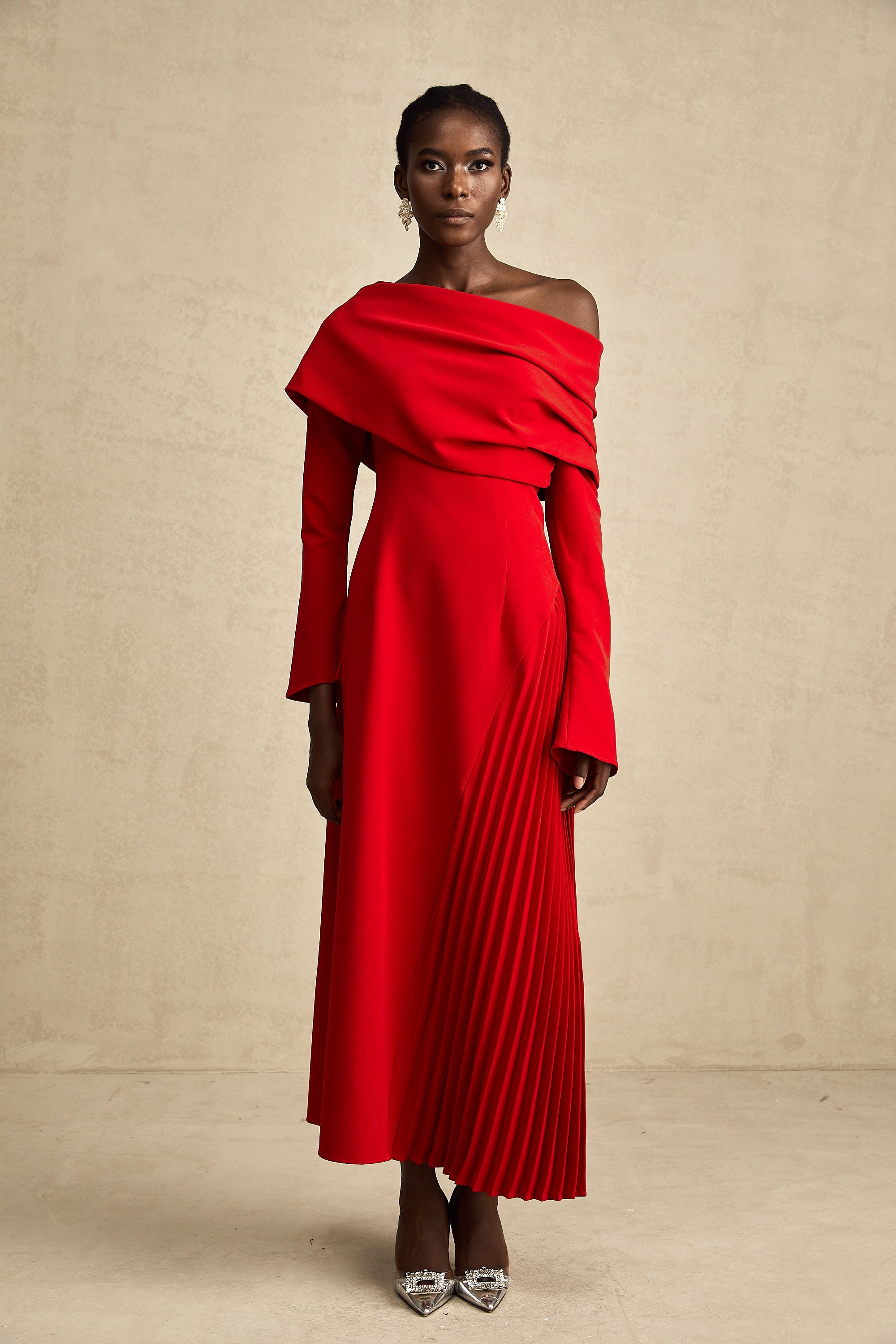 Robe longue plissée rouge « Valentine » avec fente haute (Vente définitive – États-Unis uniquement)