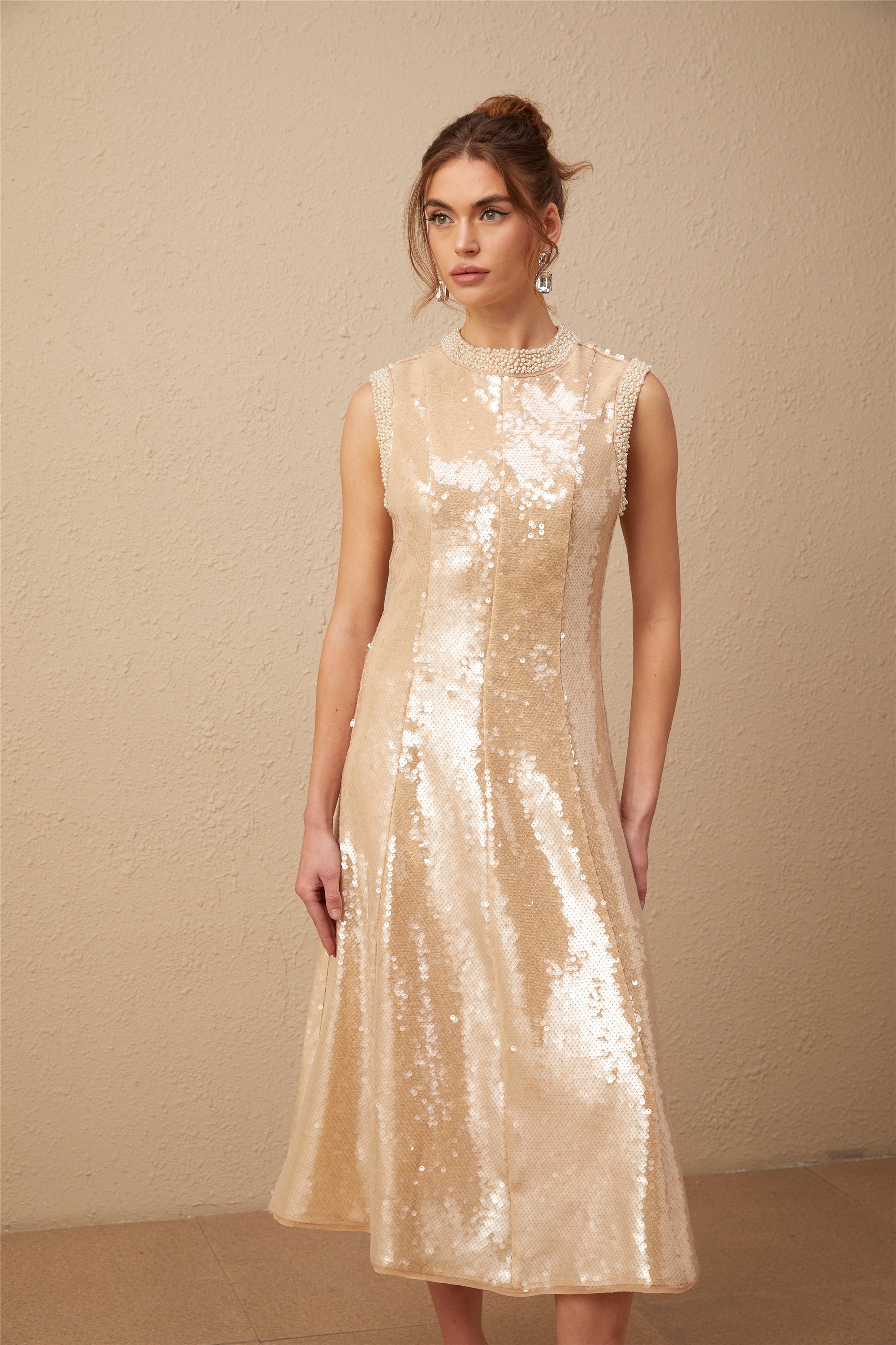 Robe mi-longue Ornella à paillettes et fausses perles (Vente définitive - États-Unis uniquement)