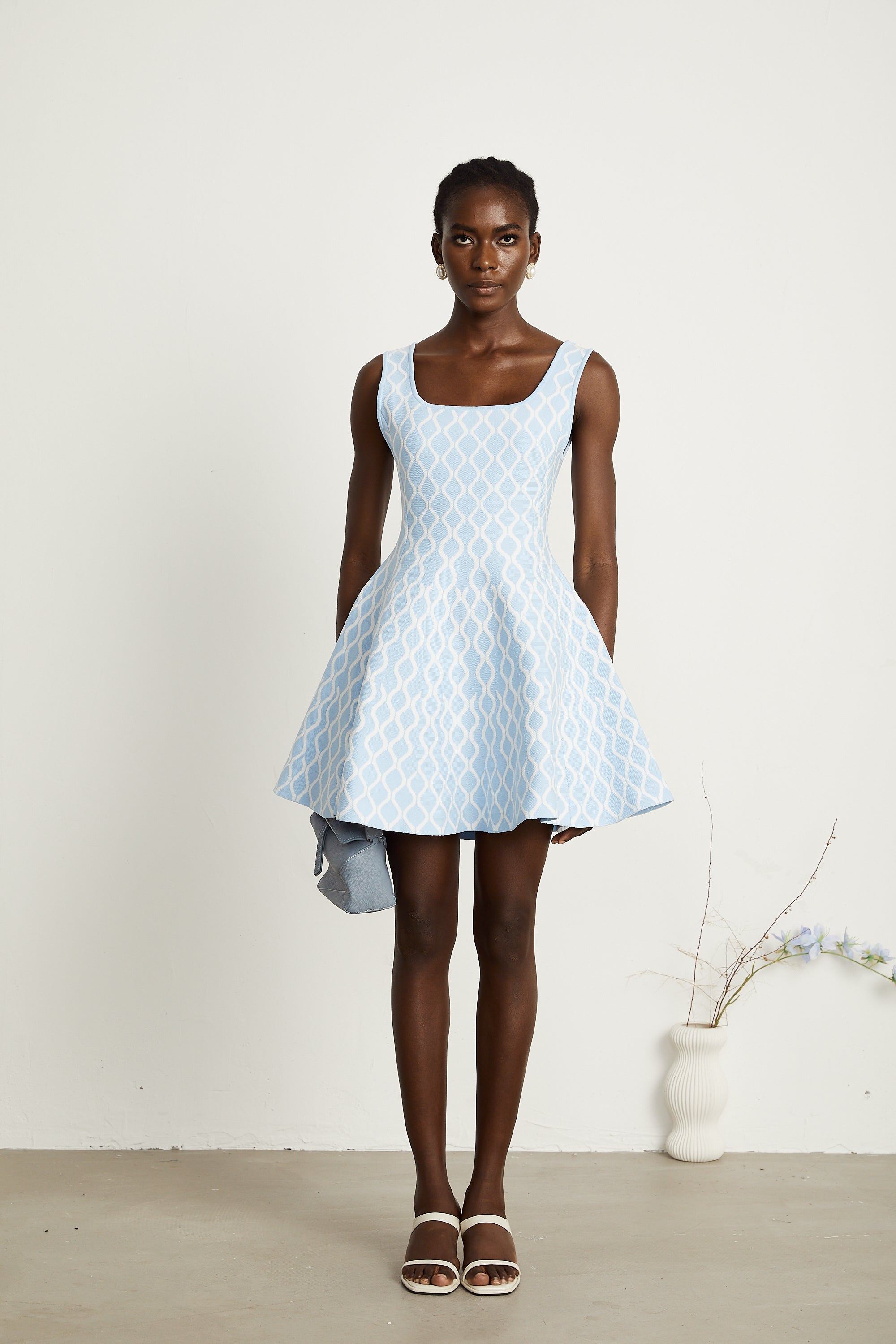 Mini-robe sans manches à motif jacquard Hélène