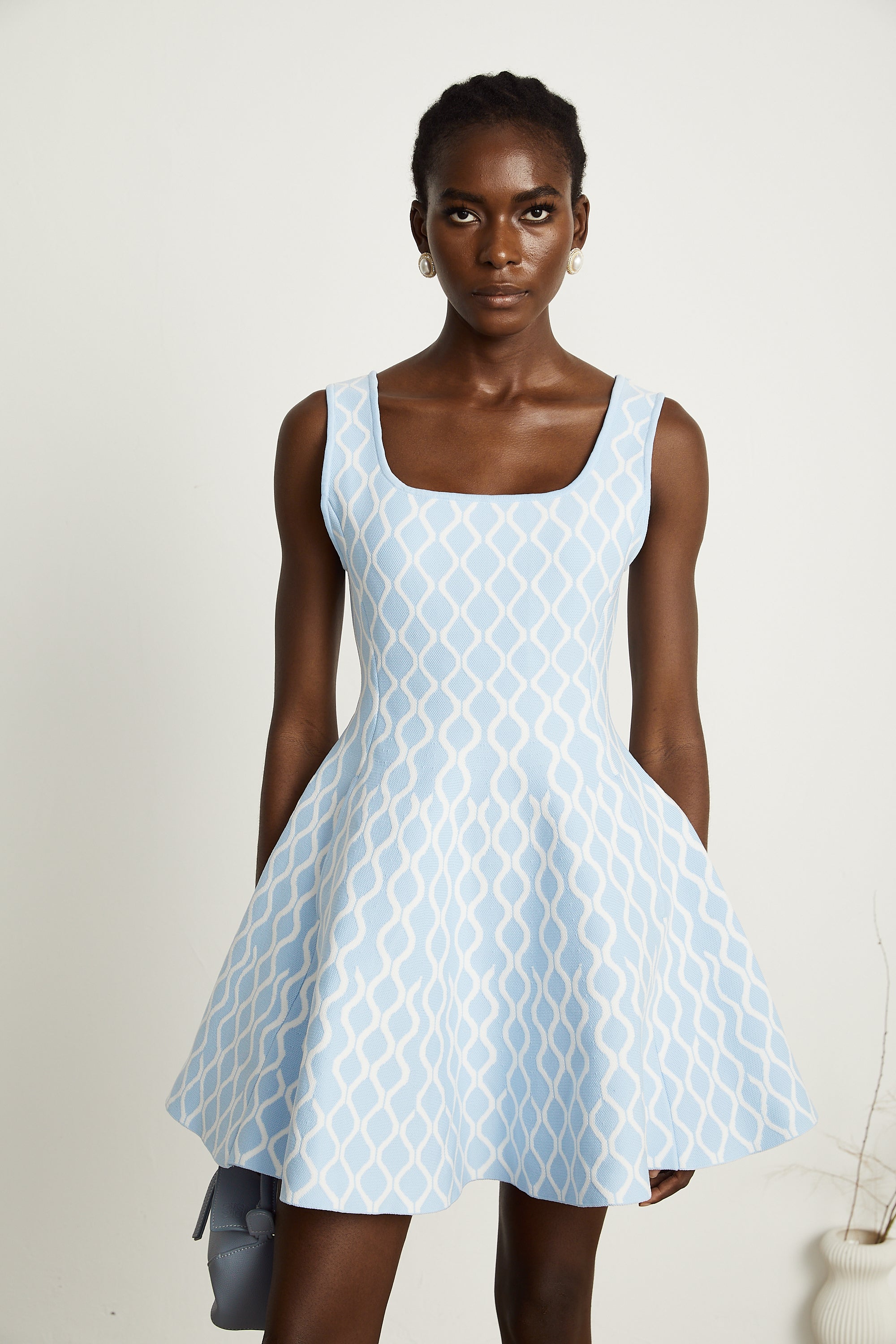 Mini-robe sans manches à motif jacquard Hélène