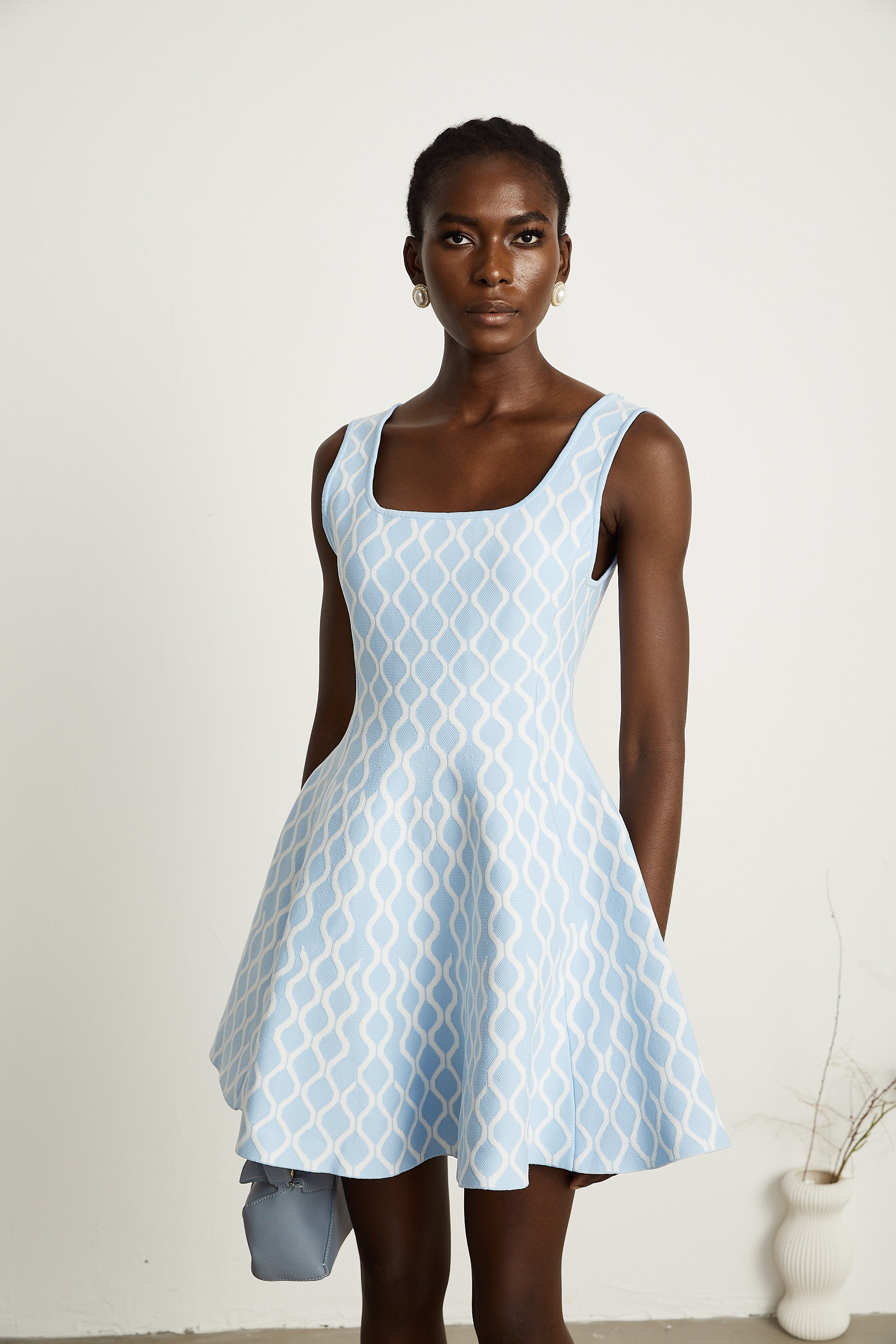 Mini-robe sans manches à motif jacquard Hélène