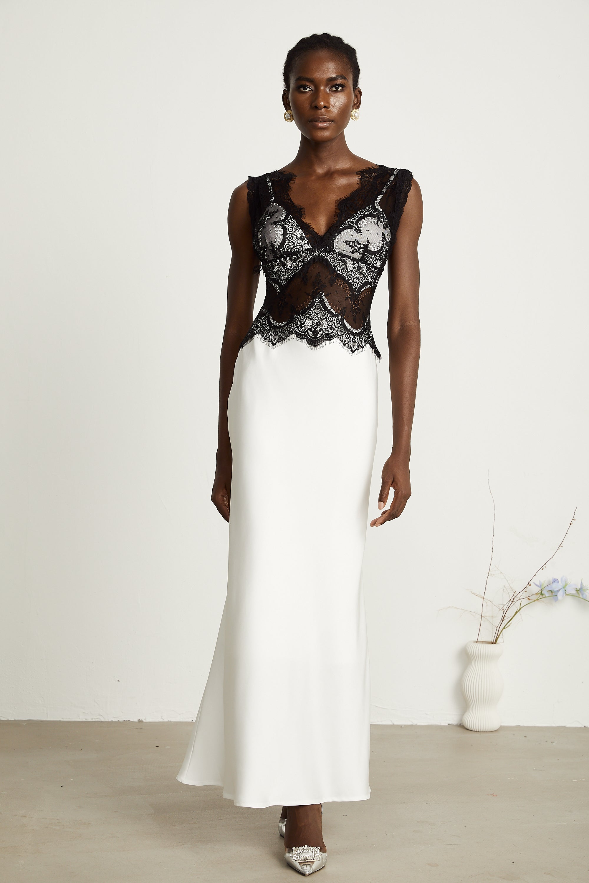 Robe longue Éléonore à deux tons et détails en dentelle (Vente définitive - États-Unis uniquement)