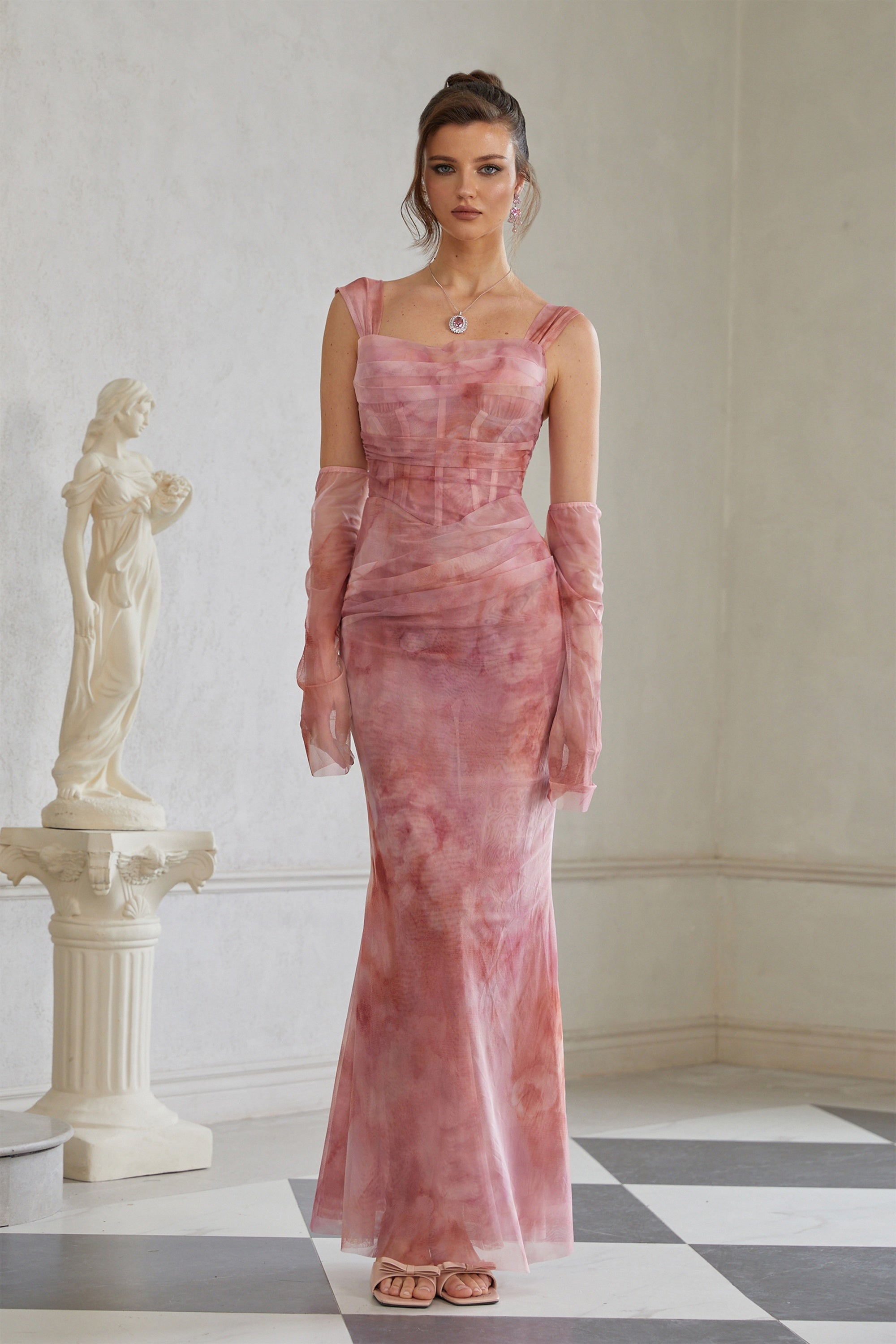 Robe longue en tulle froncé dégradé rose Amélie (sans gants) (Vente définitive - États-Unis uniquement)