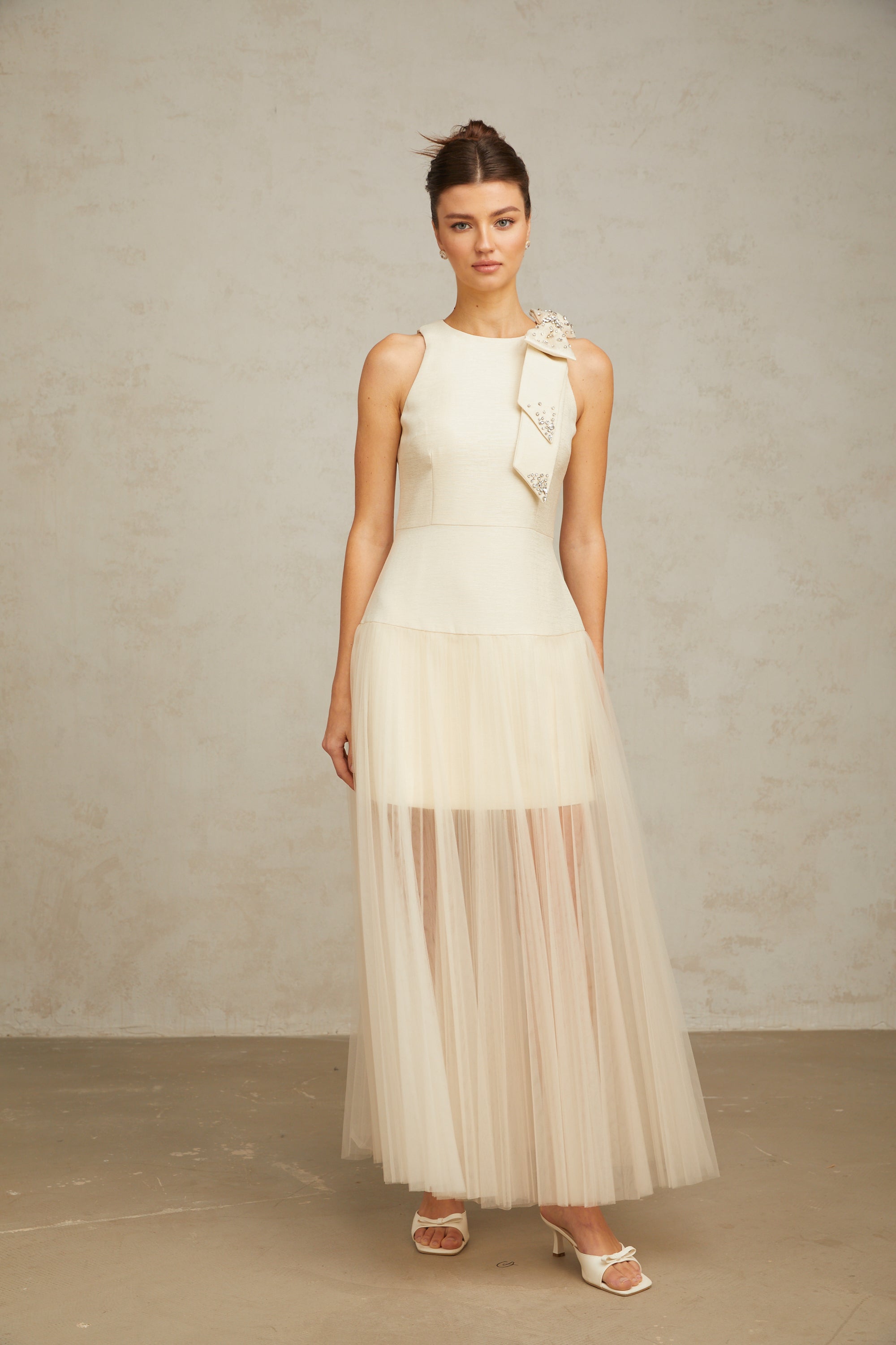 Robe midi Thérèse à nœud papillon et empiècements en tulle, couleur blanche (Vente définitive - États-Unis uniquement)