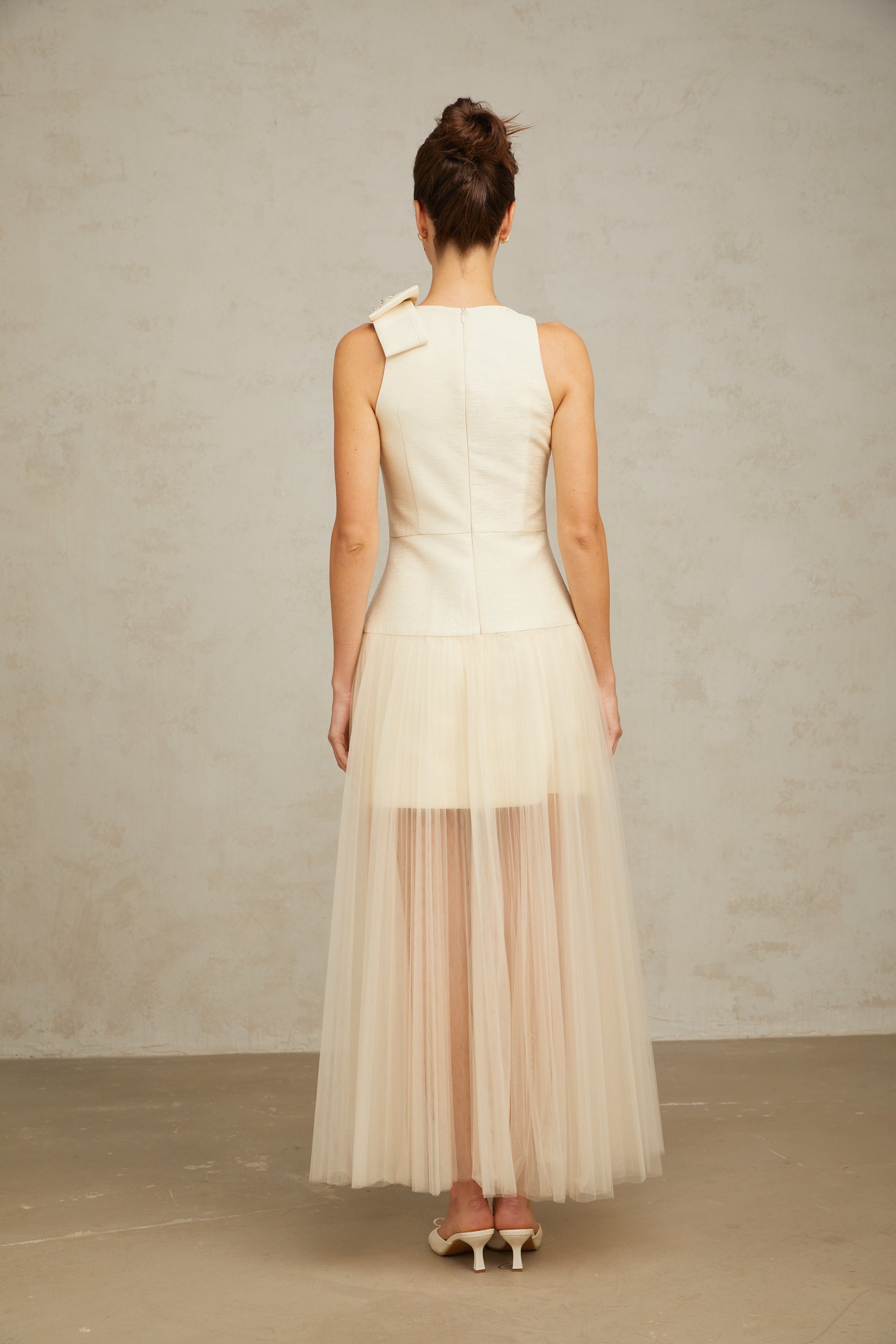 Robe midi Thérèse à nœud papillon et empiècements en tulle, couleur blanche (Vente définitive - États-Unis uniquement)