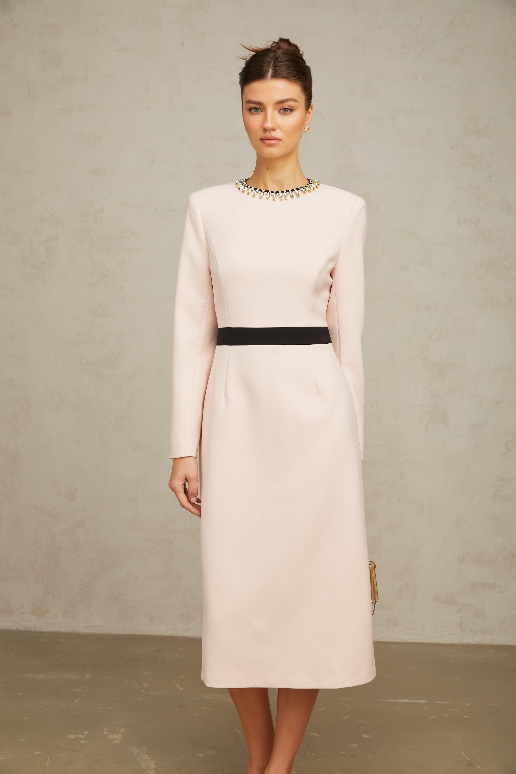 Robe midi Anaïs rose et cristal à blocs de couleur (Vente définitive - États-Unis uniquement)