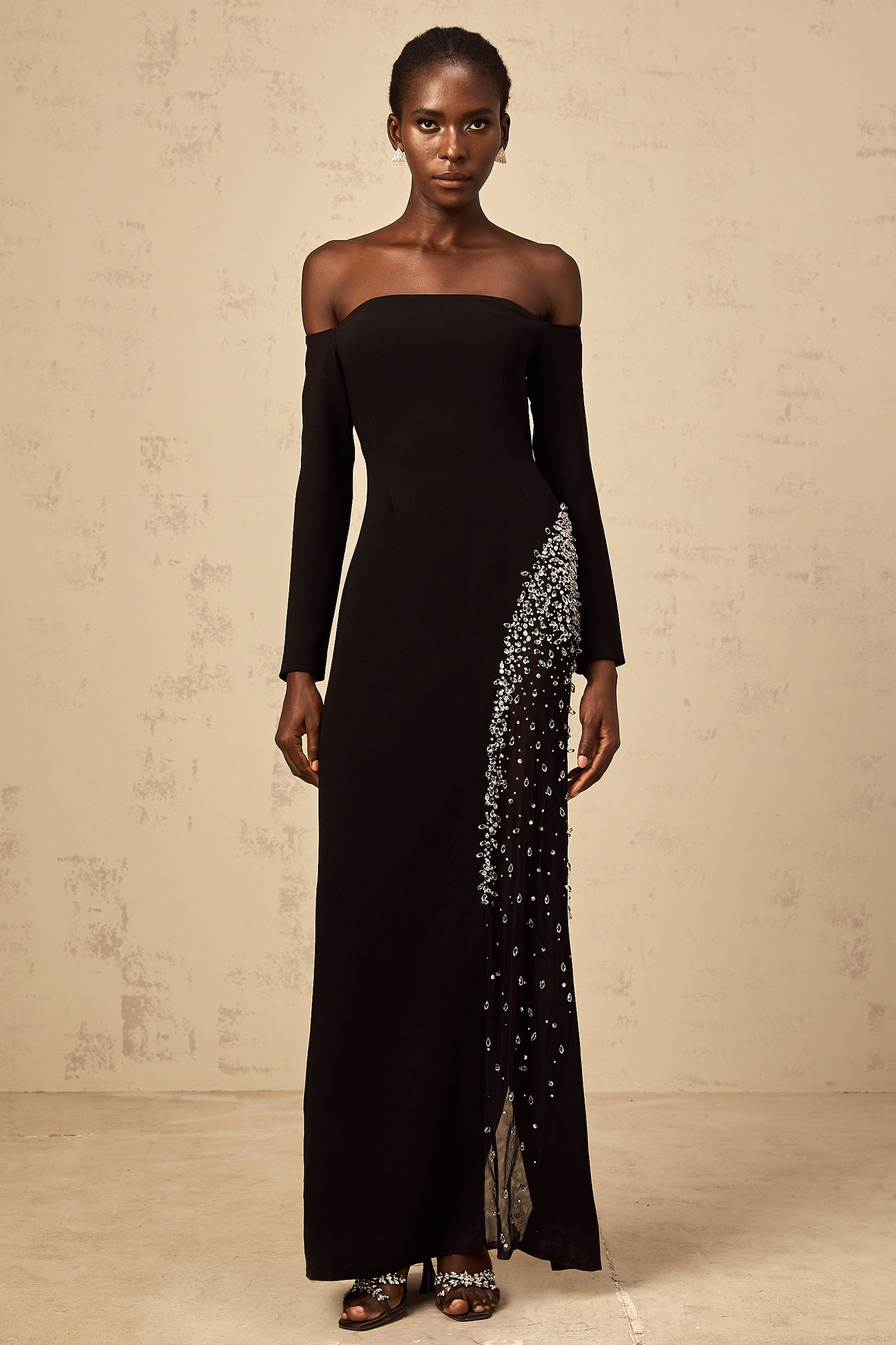 Robe longue Hyacinthe ornée d'empiècements en maille noire (Vente définitive - États-Unis uniquement)