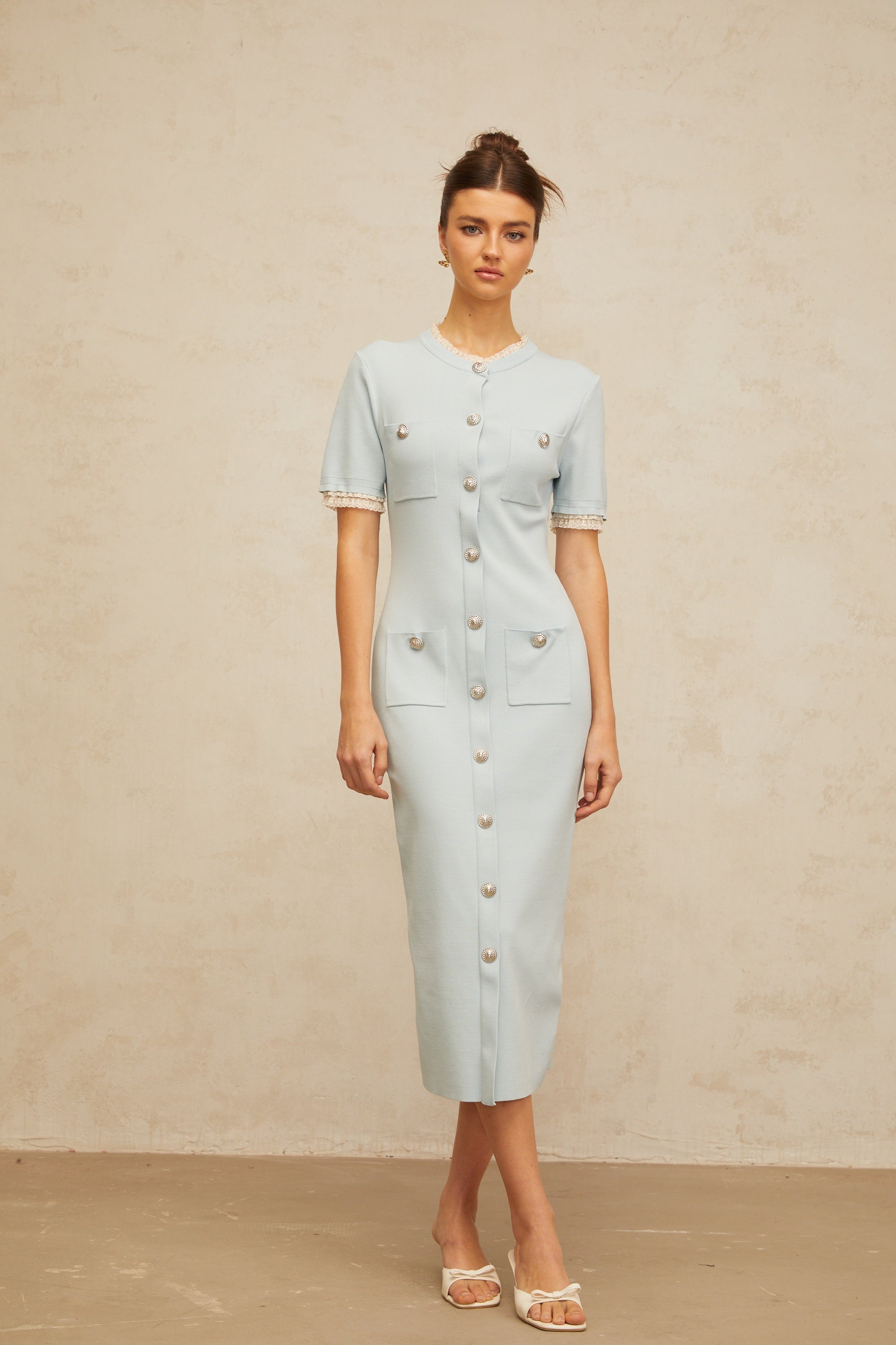 Robe midi en maille à la silhouette crayon bleu clair « Mélisande » (Vente définitive)