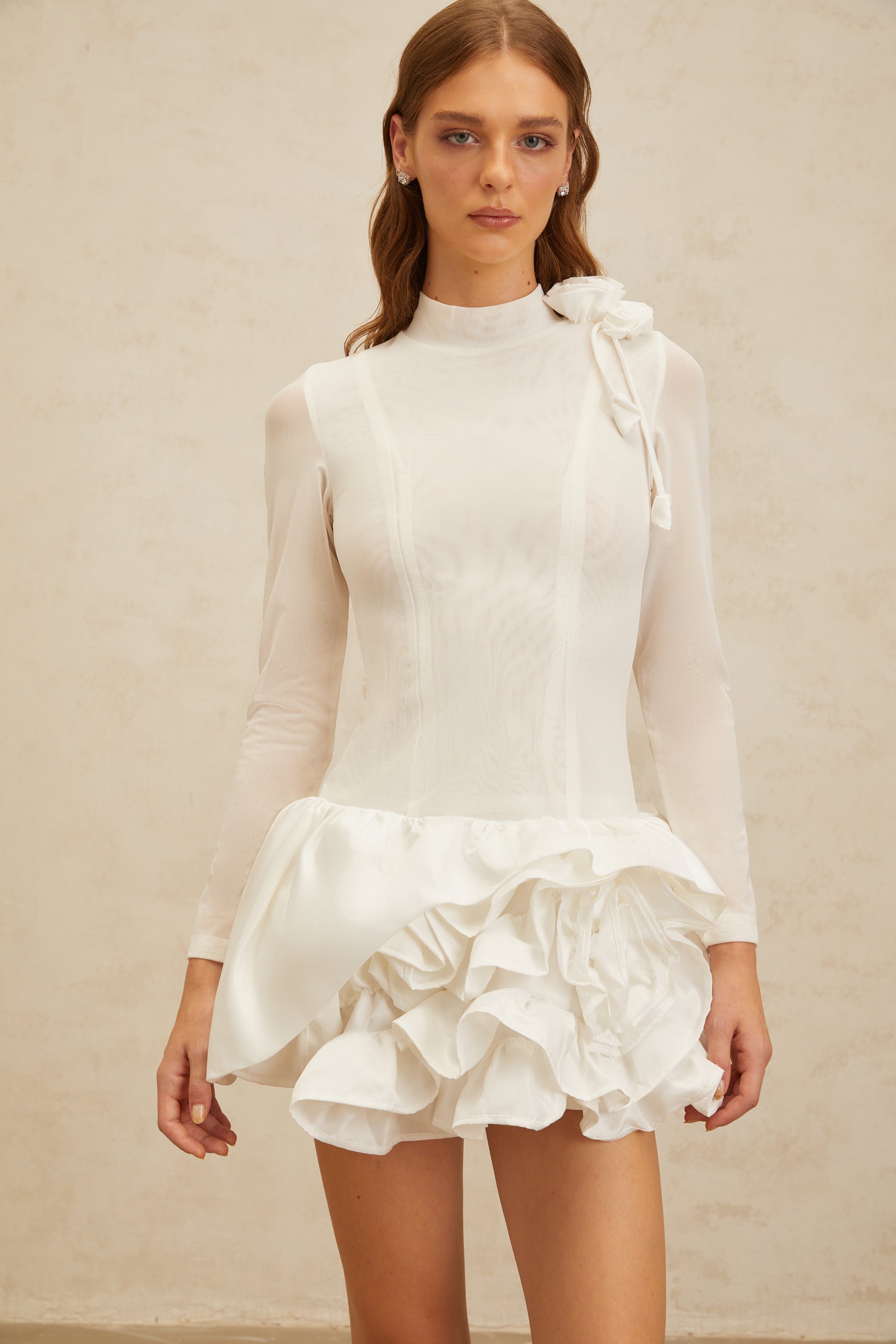 Mini-robe Léonor White 3D Petal Puff (Vente définitive - États-Unis uniquement)