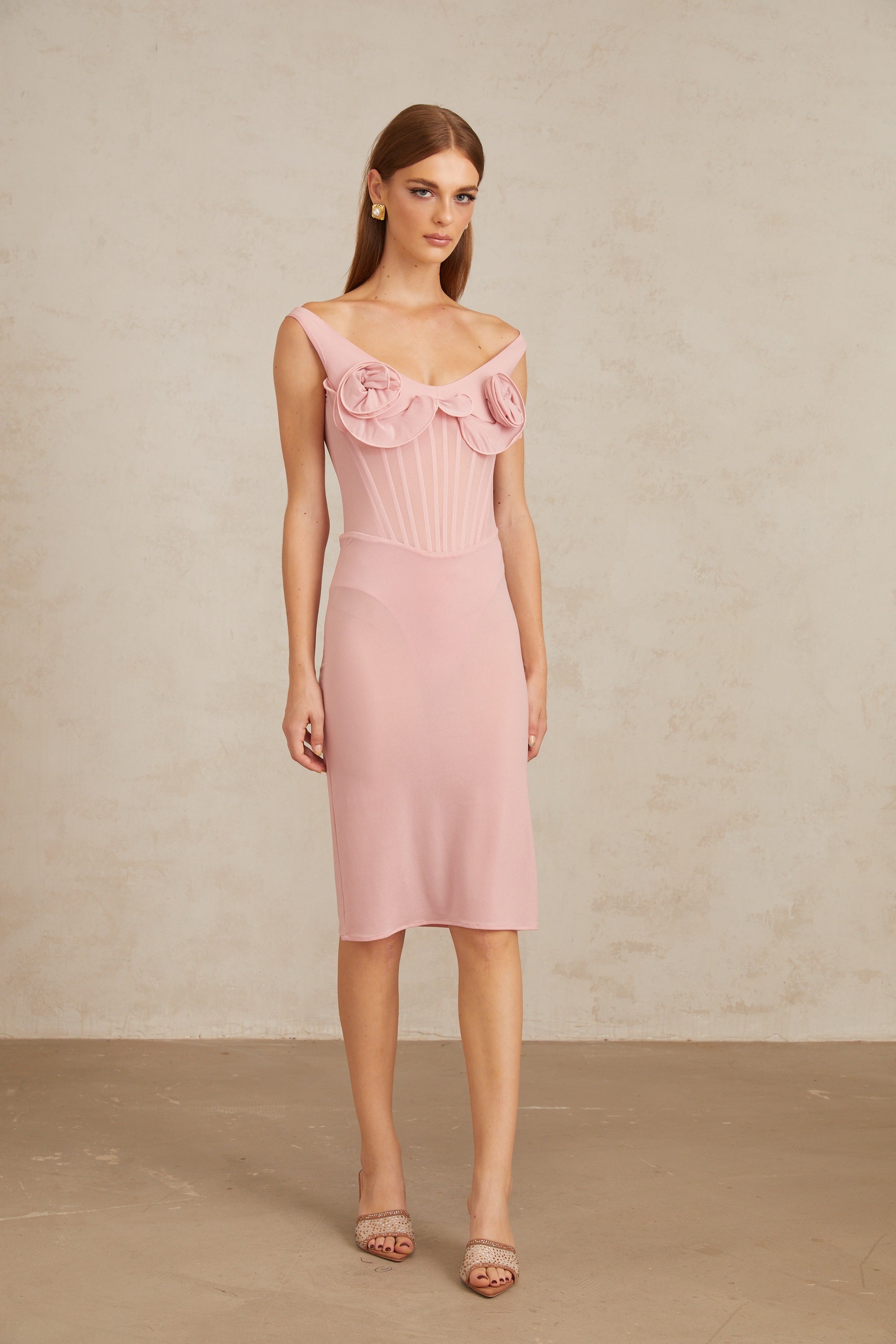 Robe midi ajustée à pétales 3D Aada Pink (Vente définitive)