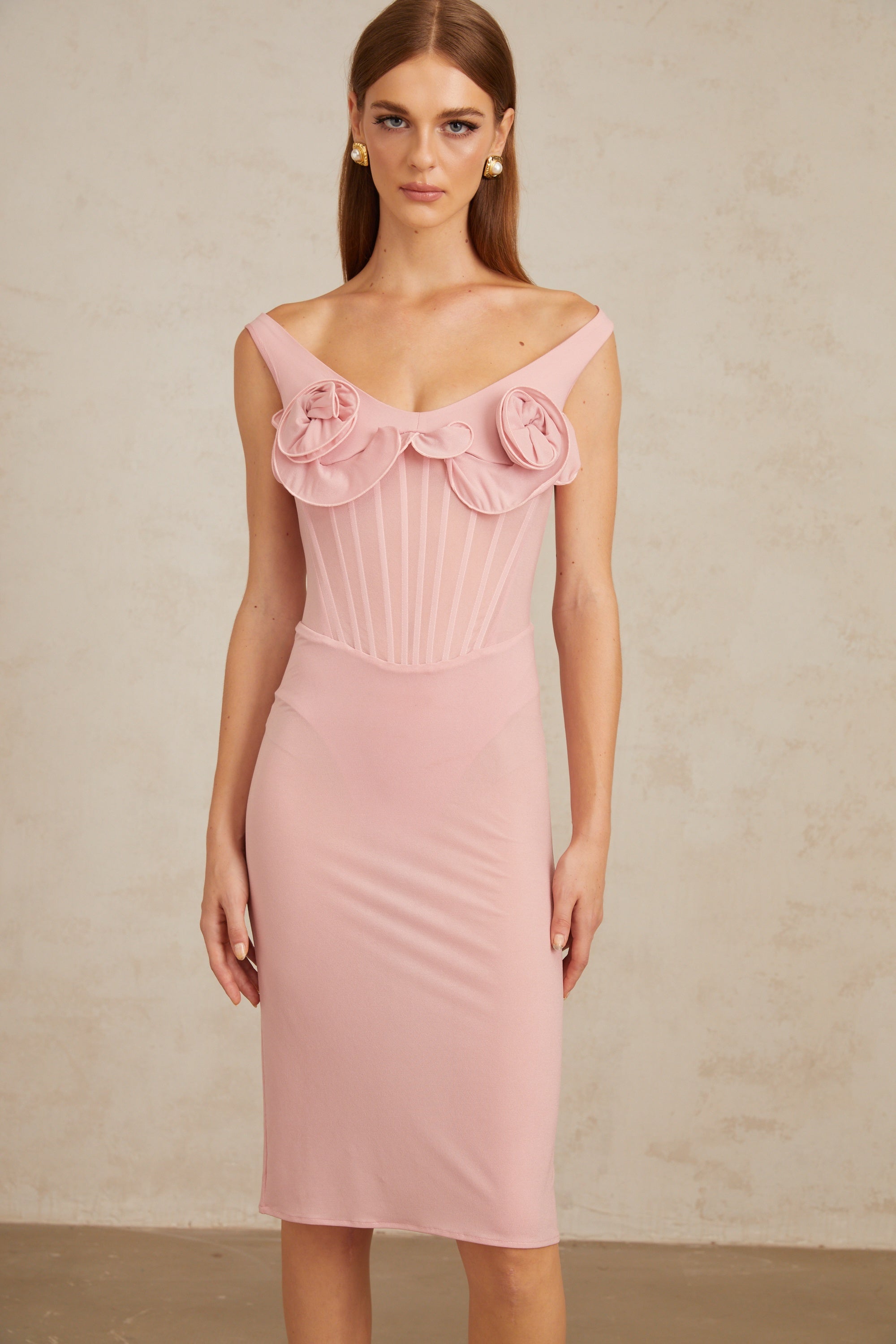 Robe midi ajustée à pétales 3D Aada Pink (Vente définitive)