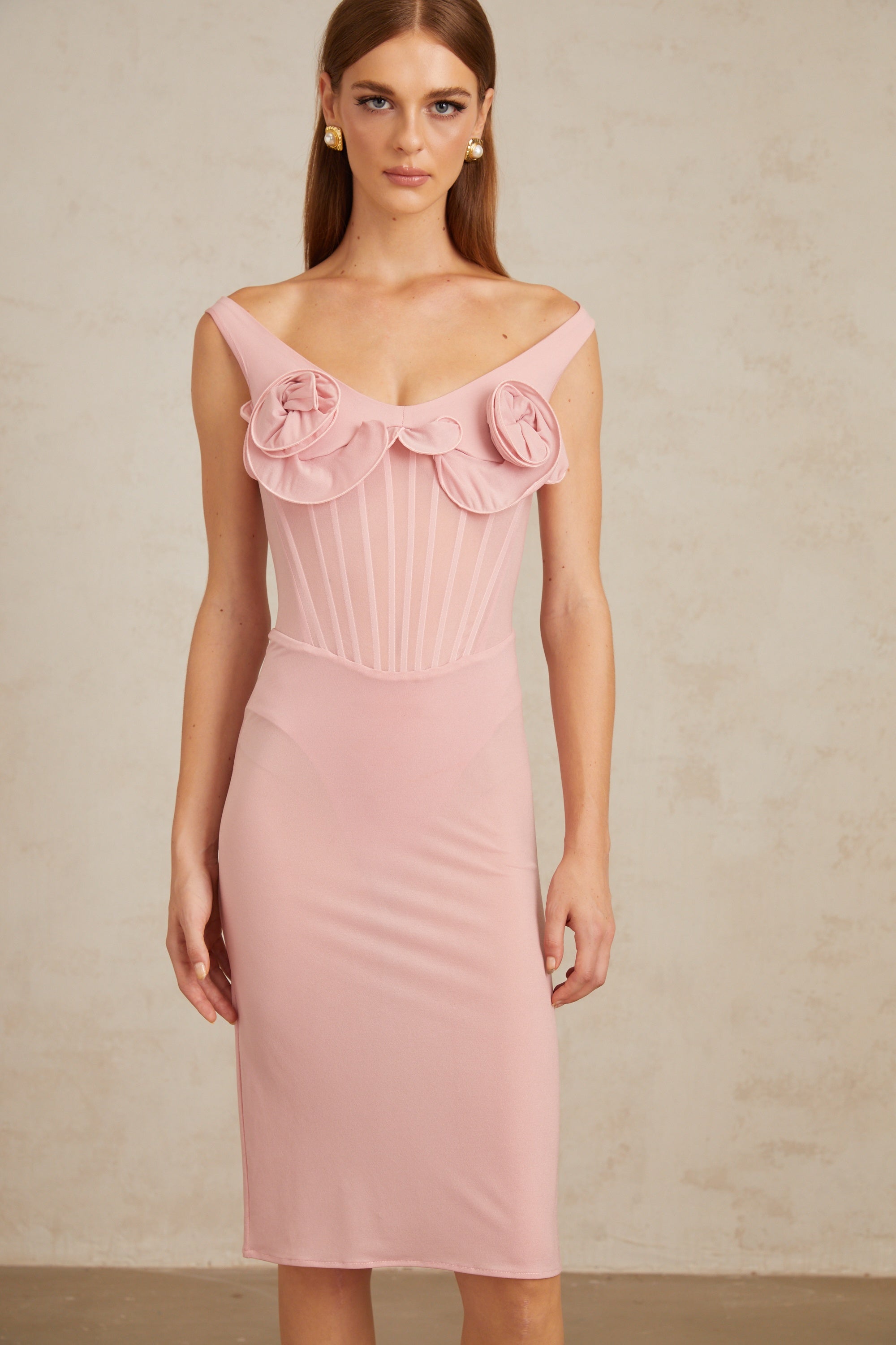 Robe midi ajustée à pétales 3D Aada Pink (Vente définitive)