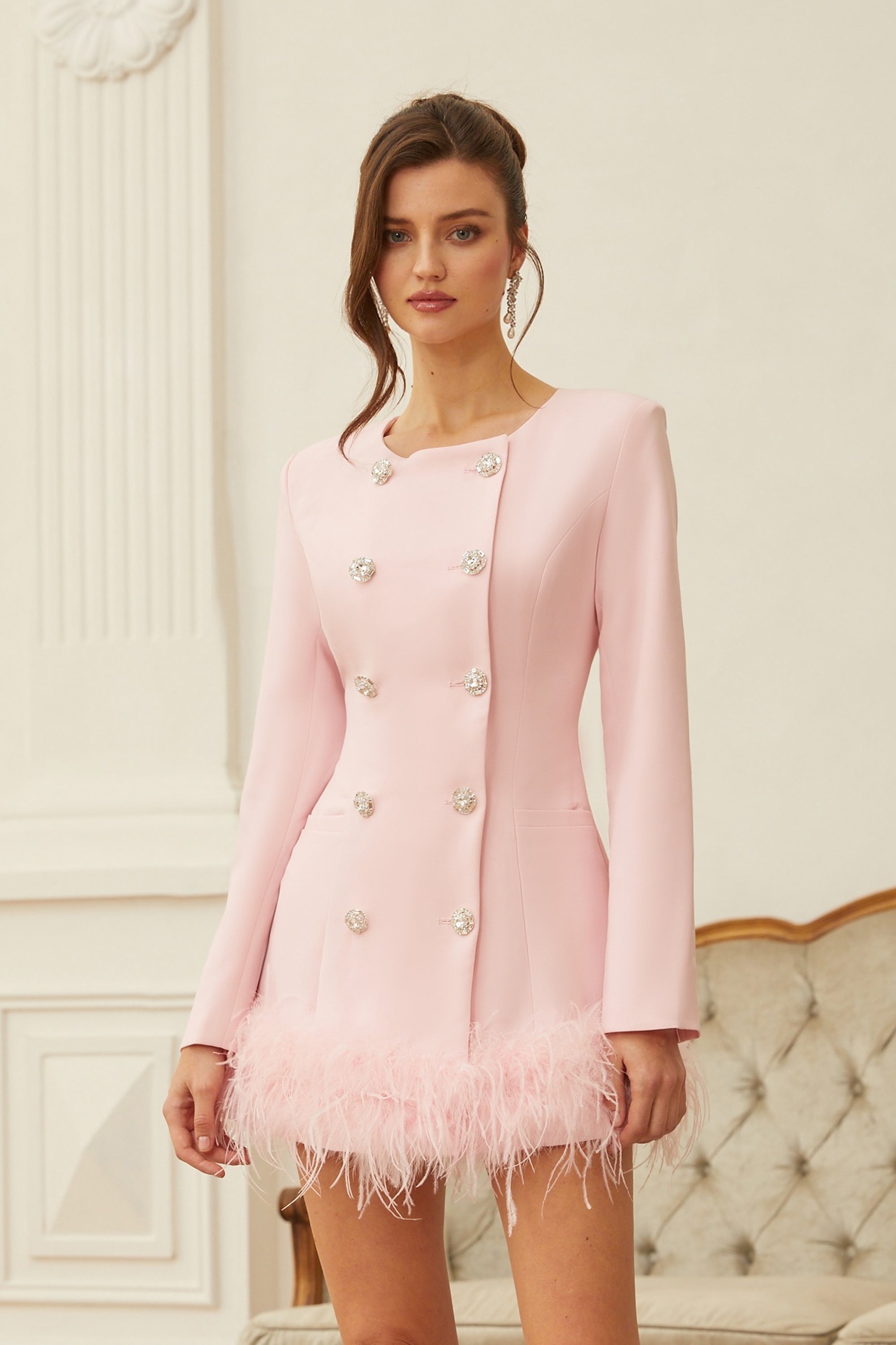 Mini-robe-blazer Freja rose à bordure de plumes