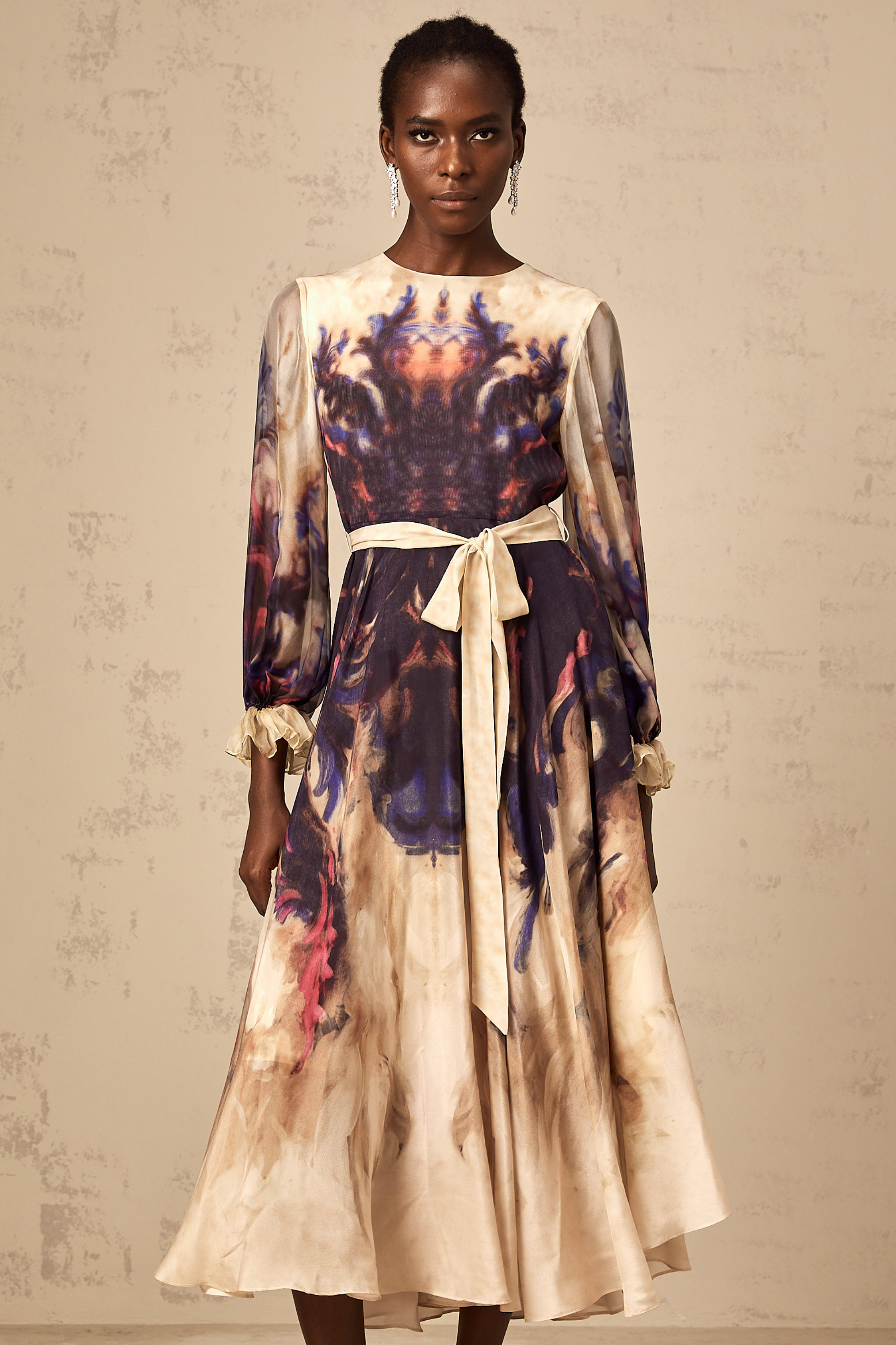 Robe midi en soie à imprimé graffiti estompé « Urbaine » (Vente définitive)