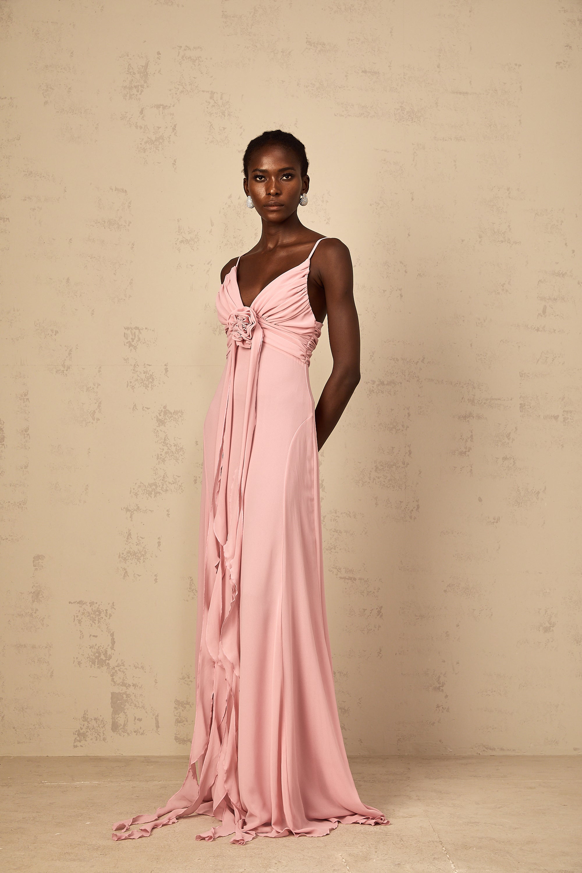 Robe longue en tulle à pétales 3D Ysandre rose pâle (Vente définitive - États-Unis uniquement)