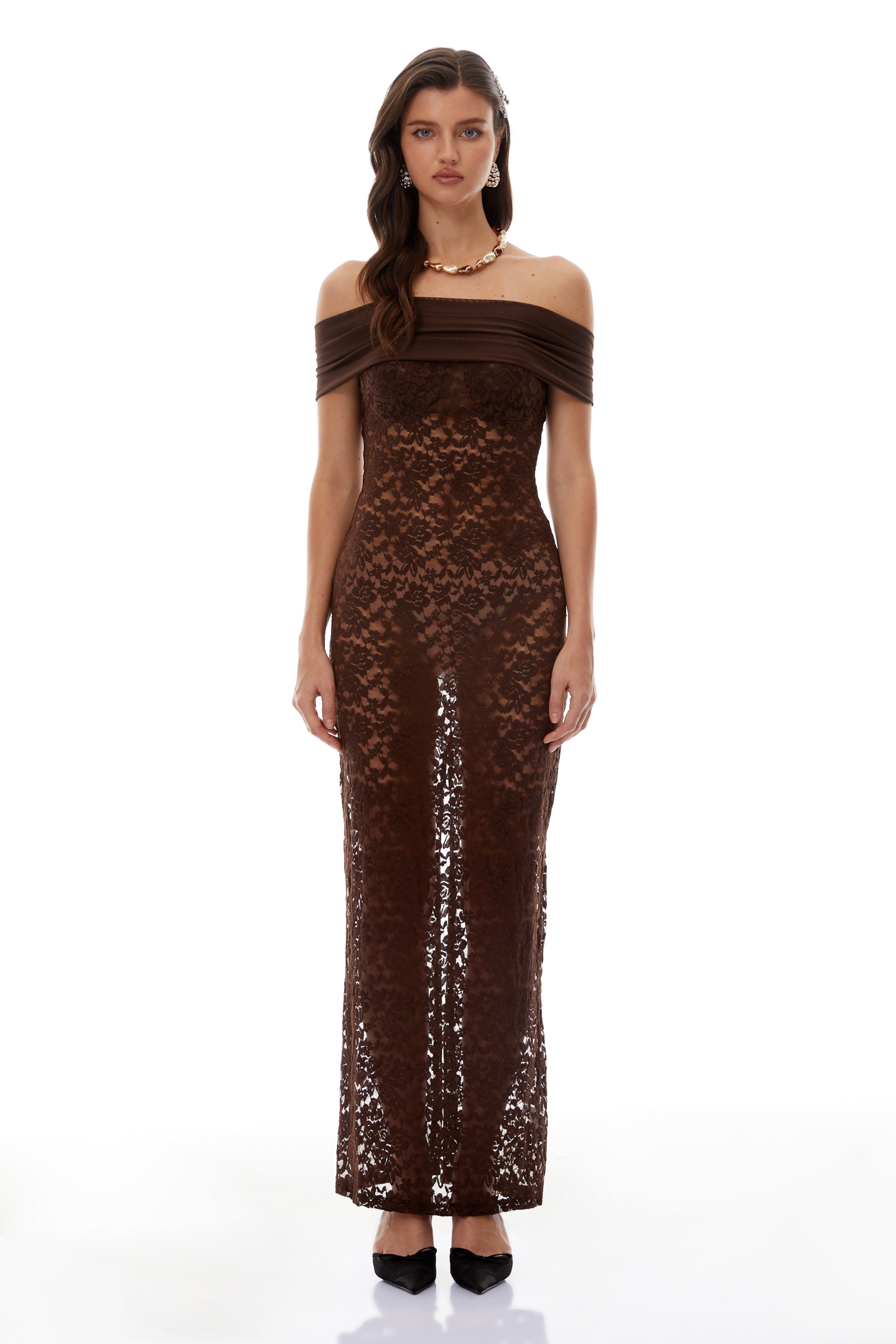 Robe longue à épaules dénudées en dentelle à motifs floraux Angelina Brown (Vente définitive)