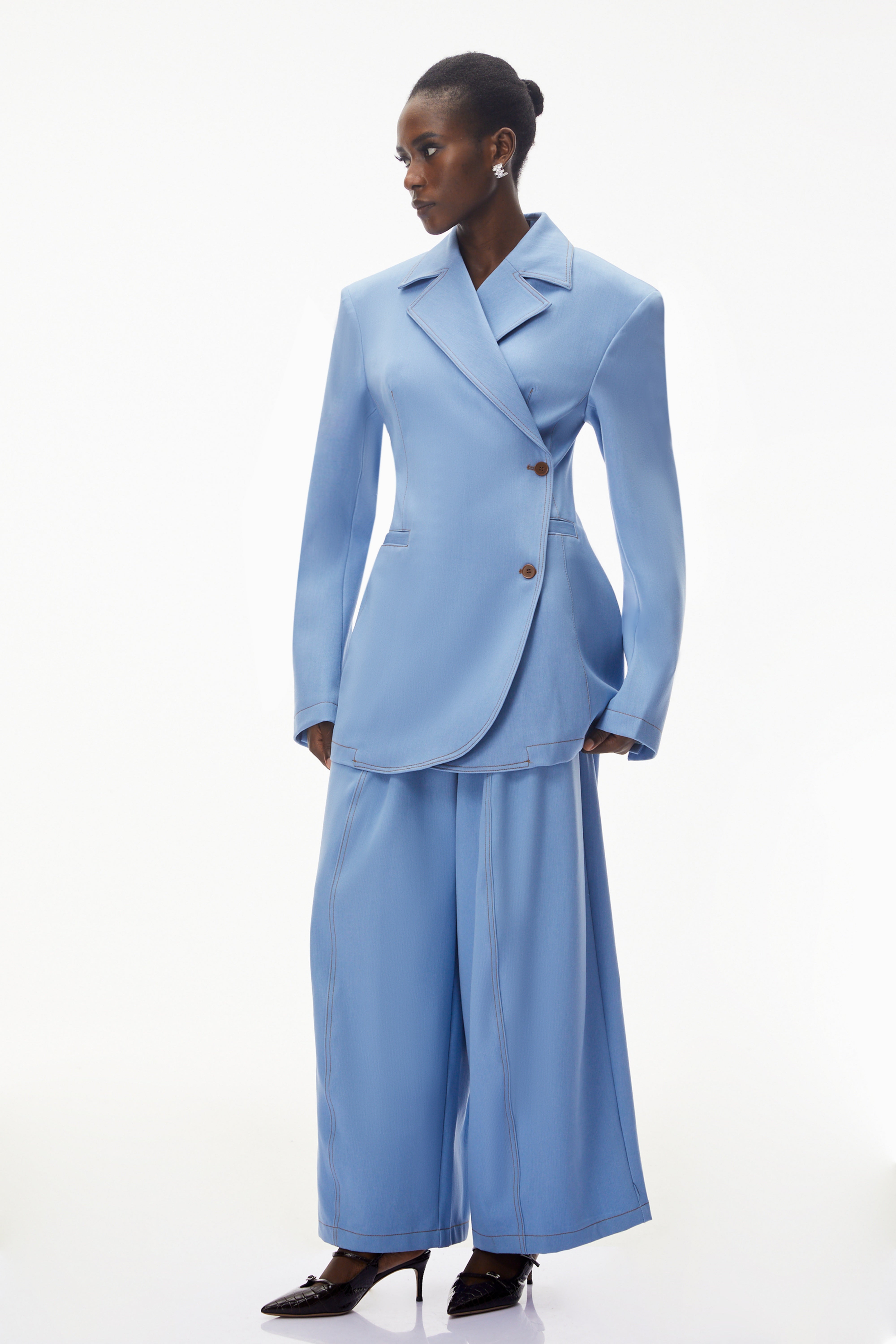 Ensemble blazer et pantalon asymétriques Annabelle Blue (Vente définitive)