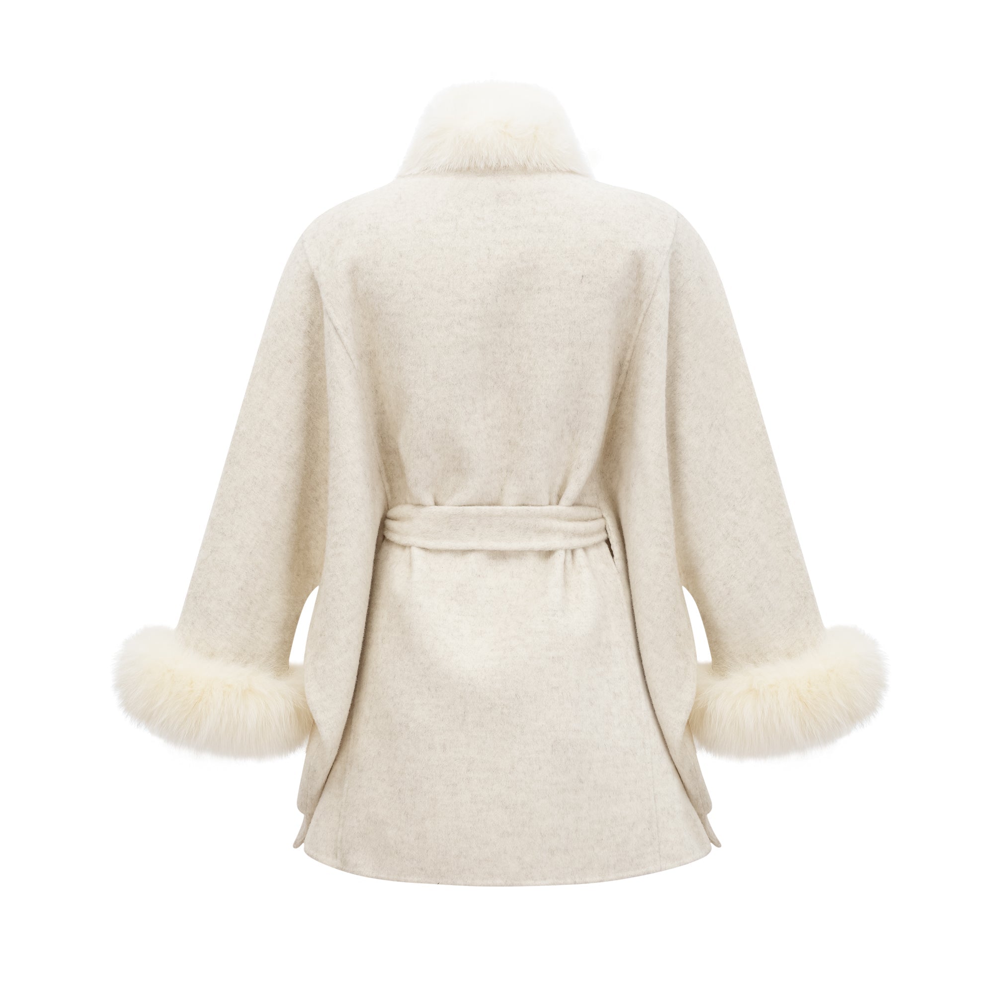 Manteau Cecilia blanc à ceinture et bordures en fourrure