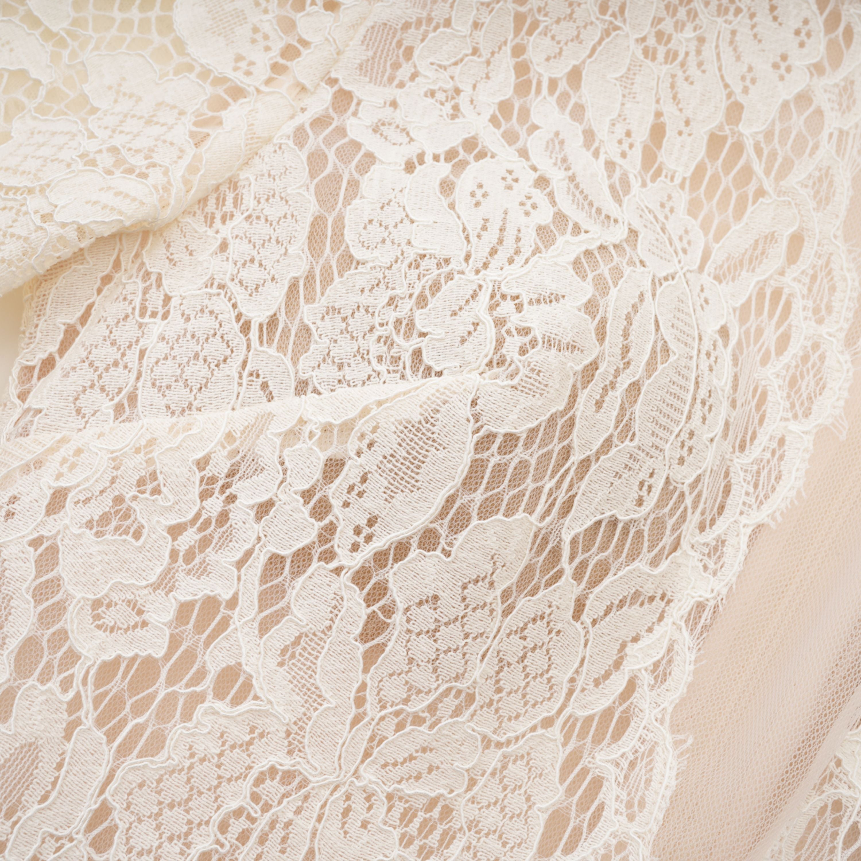 Robe longue en dentelle ivoire Oliana