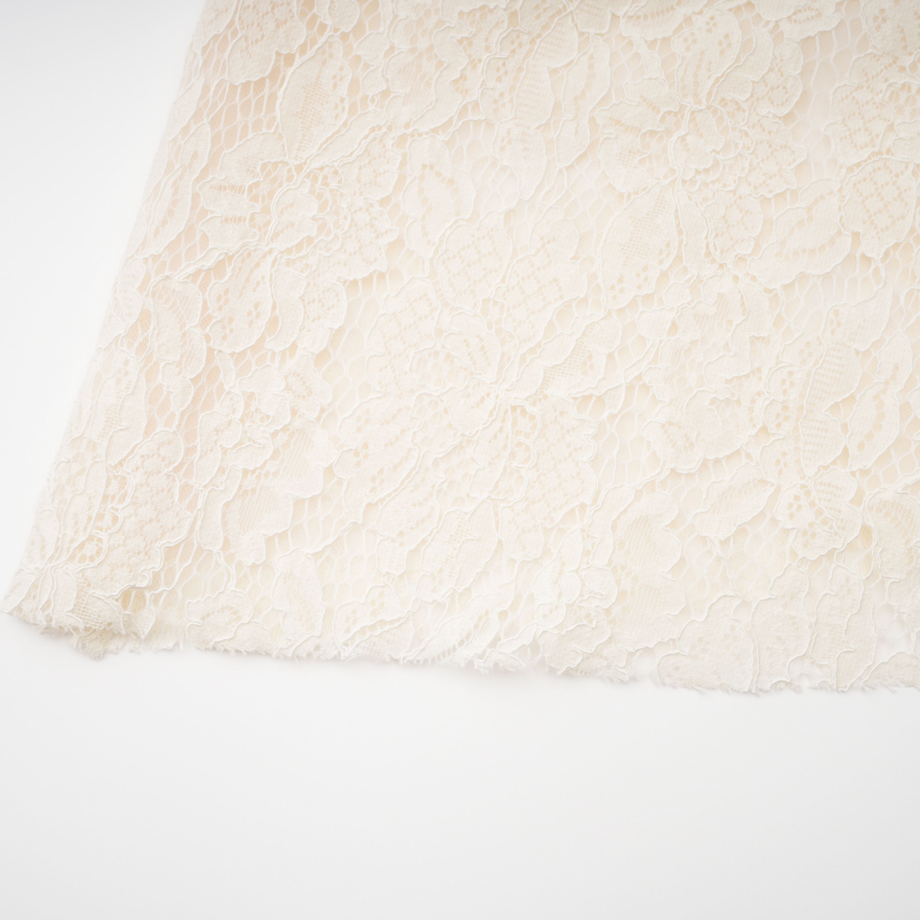 Robe longue en dentelle ivoire Oliana
