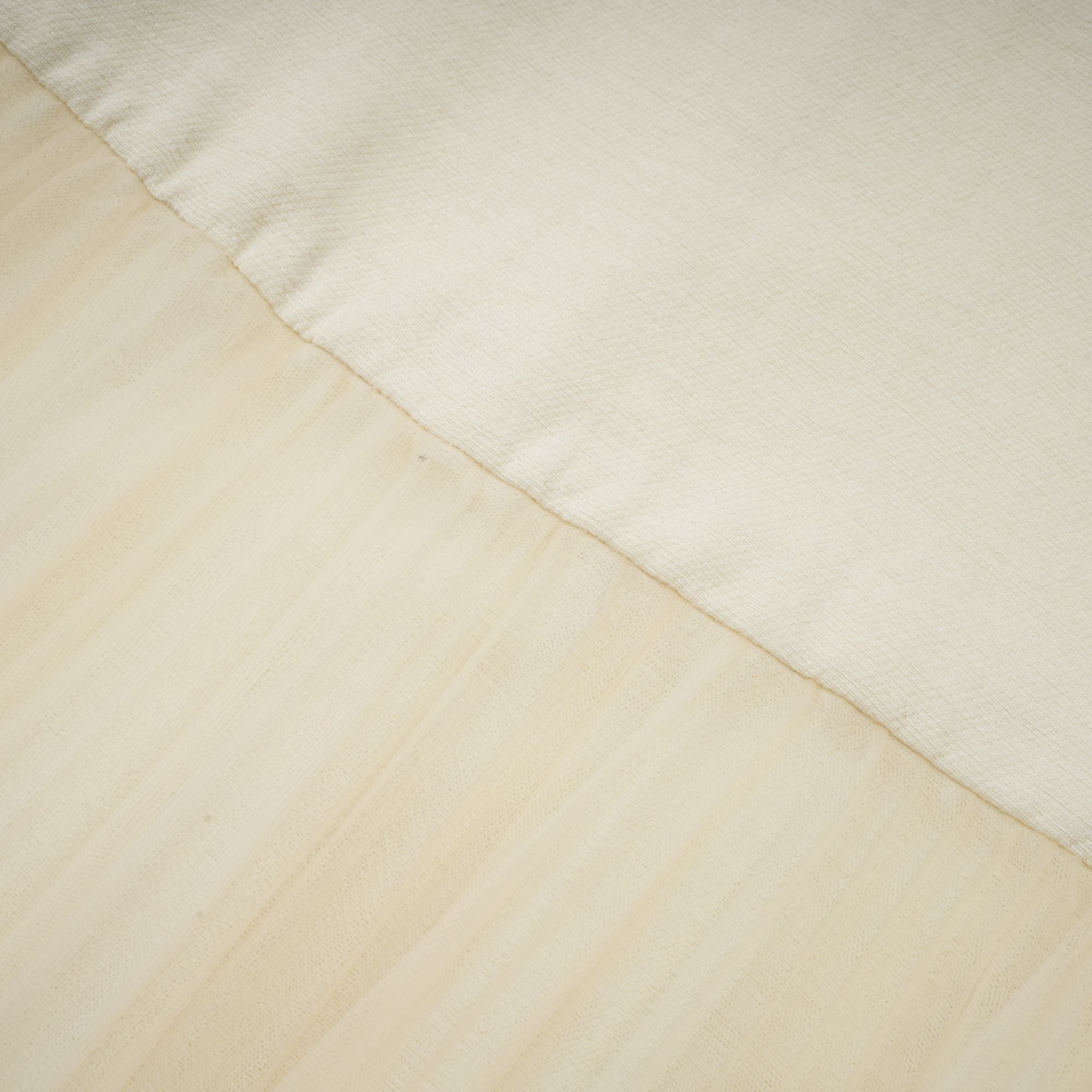 Robe midi Thérèse à nœud papillon et empiècements en tulle, couleur blanche (Vente définitive - États-Unis uniquement)