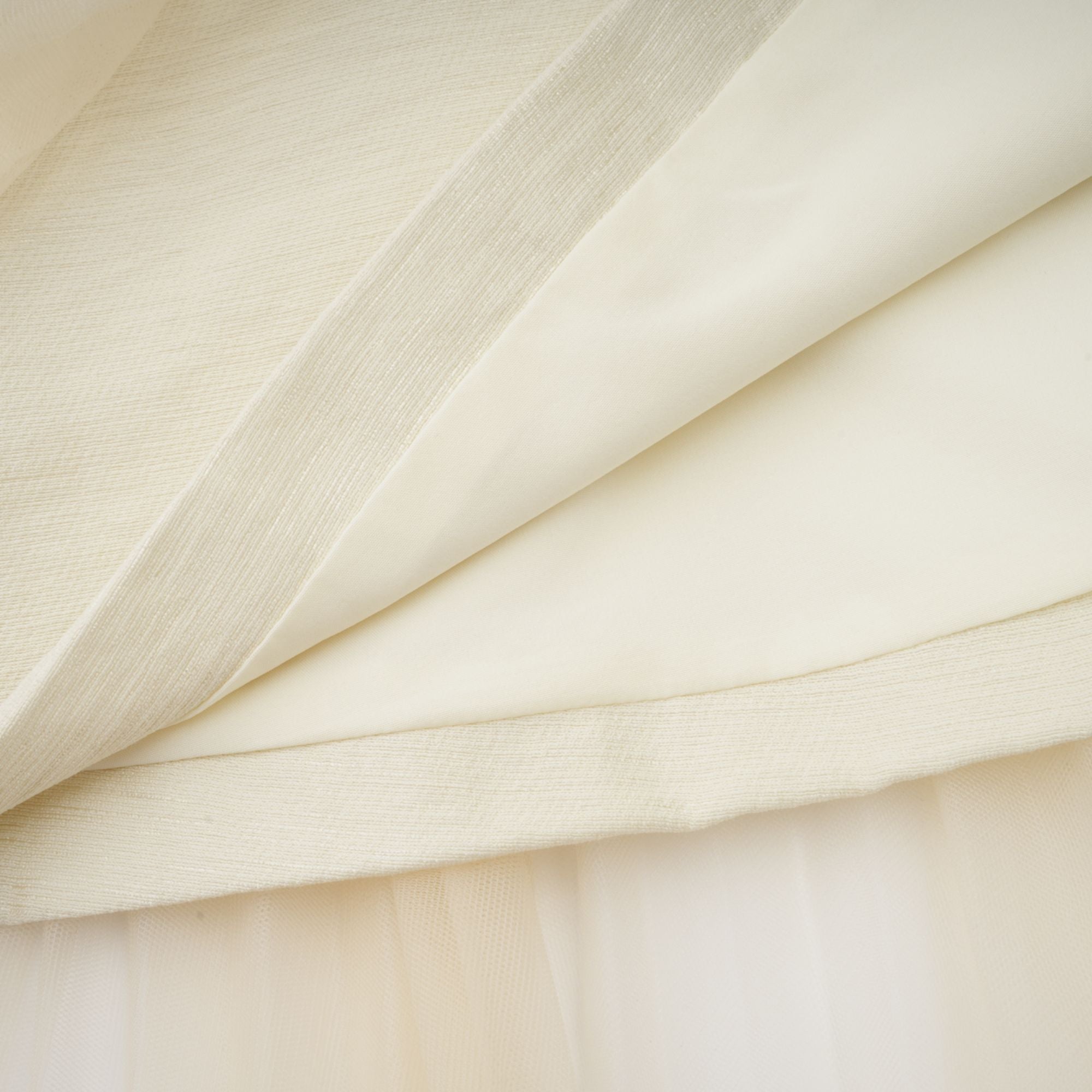 Robe midi Thérèse à nœud papillon et empiècements en tulle, couleur blanche (Vente définitive - États-Unis uniquement)