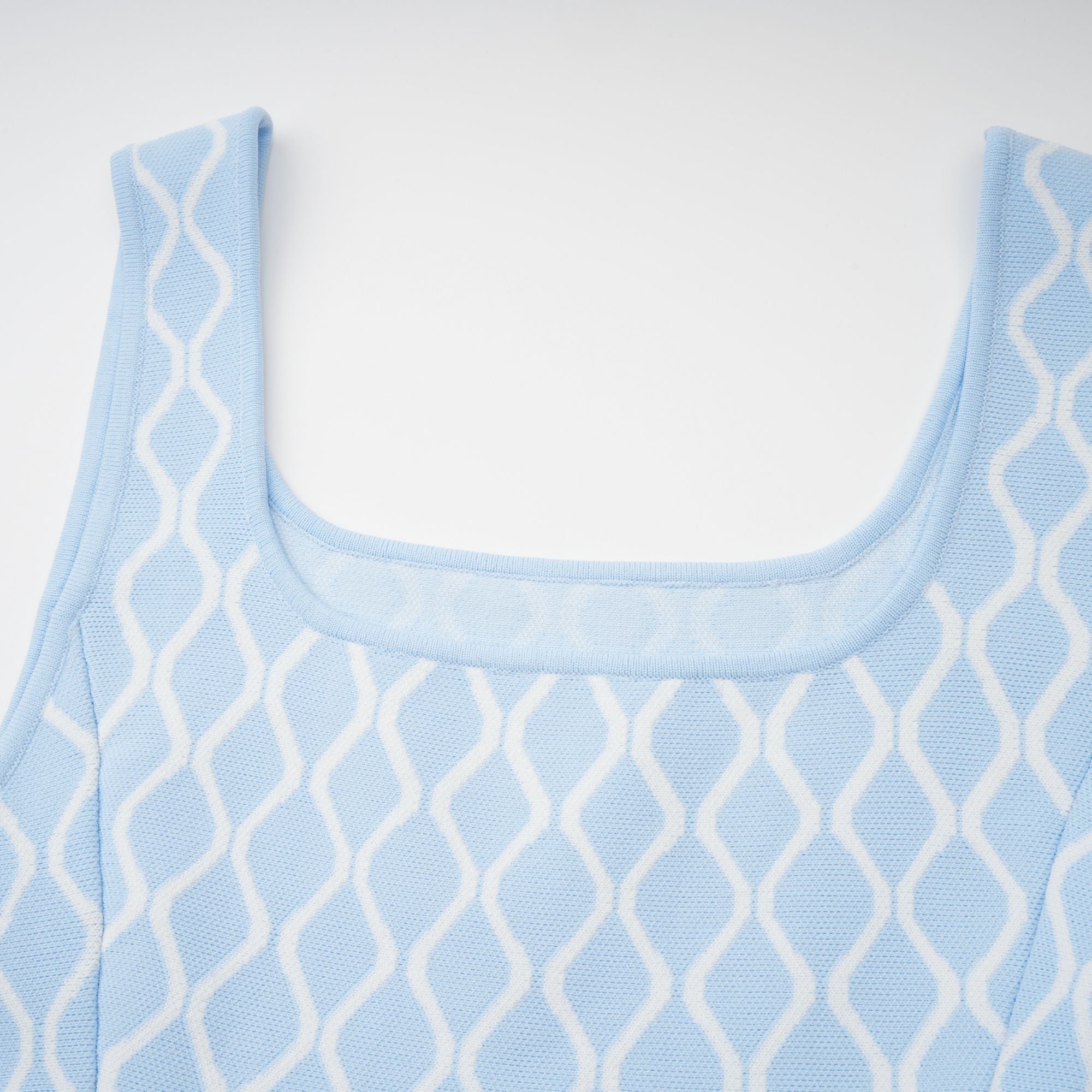 Mini-robe sans manches à motif jacquard Hélène