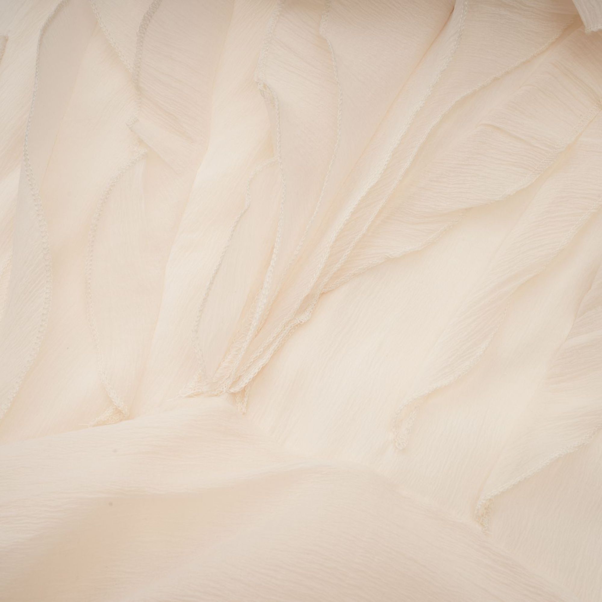 Mini-robe à volants superposés et fleurs artificielles Hélène (Vente définitive - États-Unis uniquement)