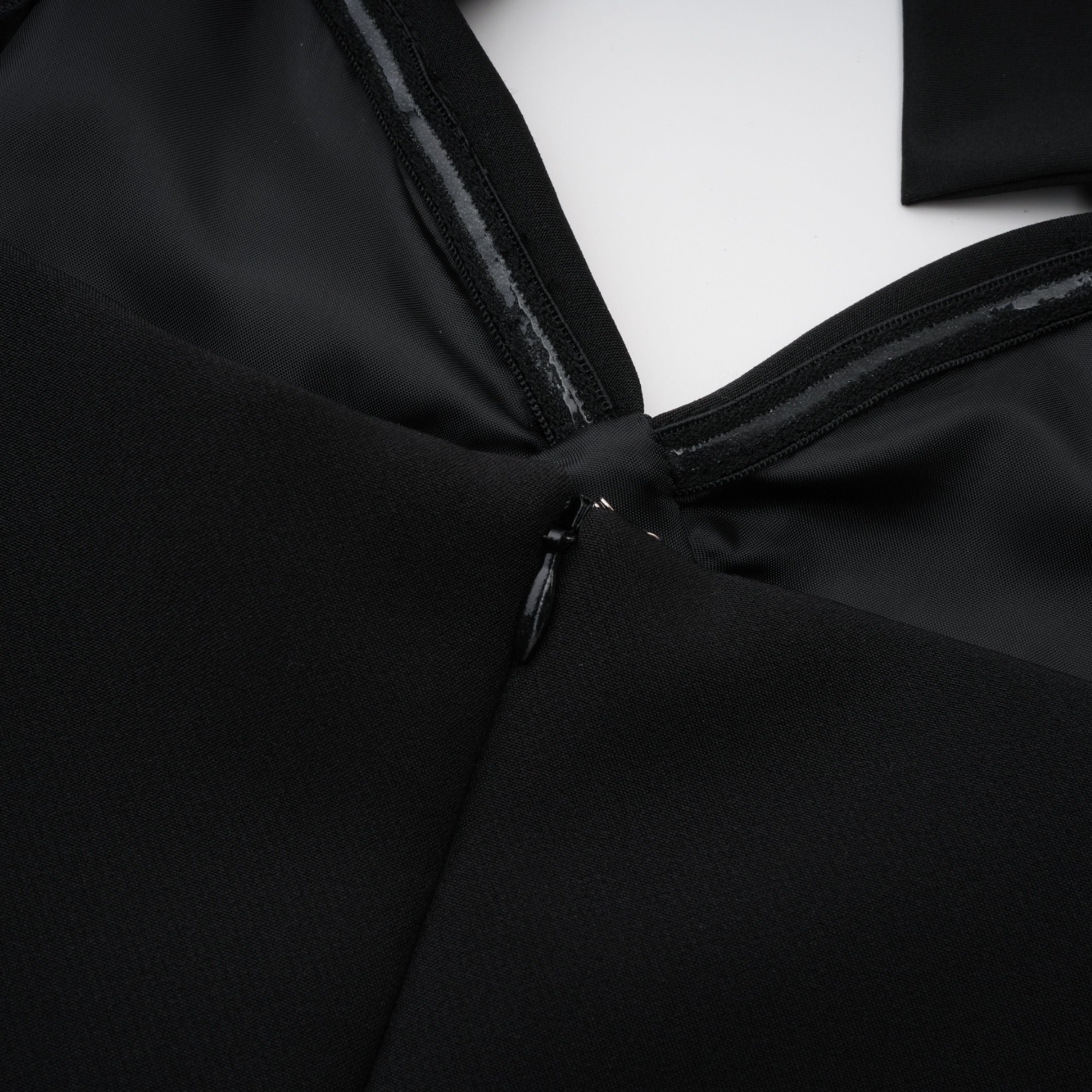 Robe longue à empiècements en dentelle noire