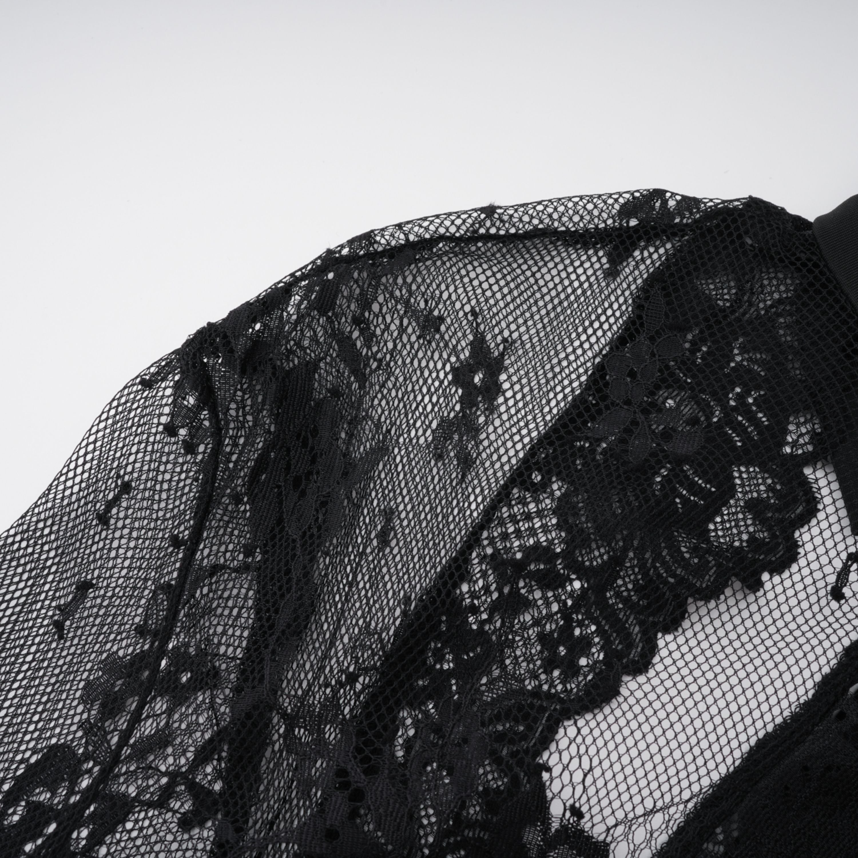 Robe longue à empiècements en dentelle noire
