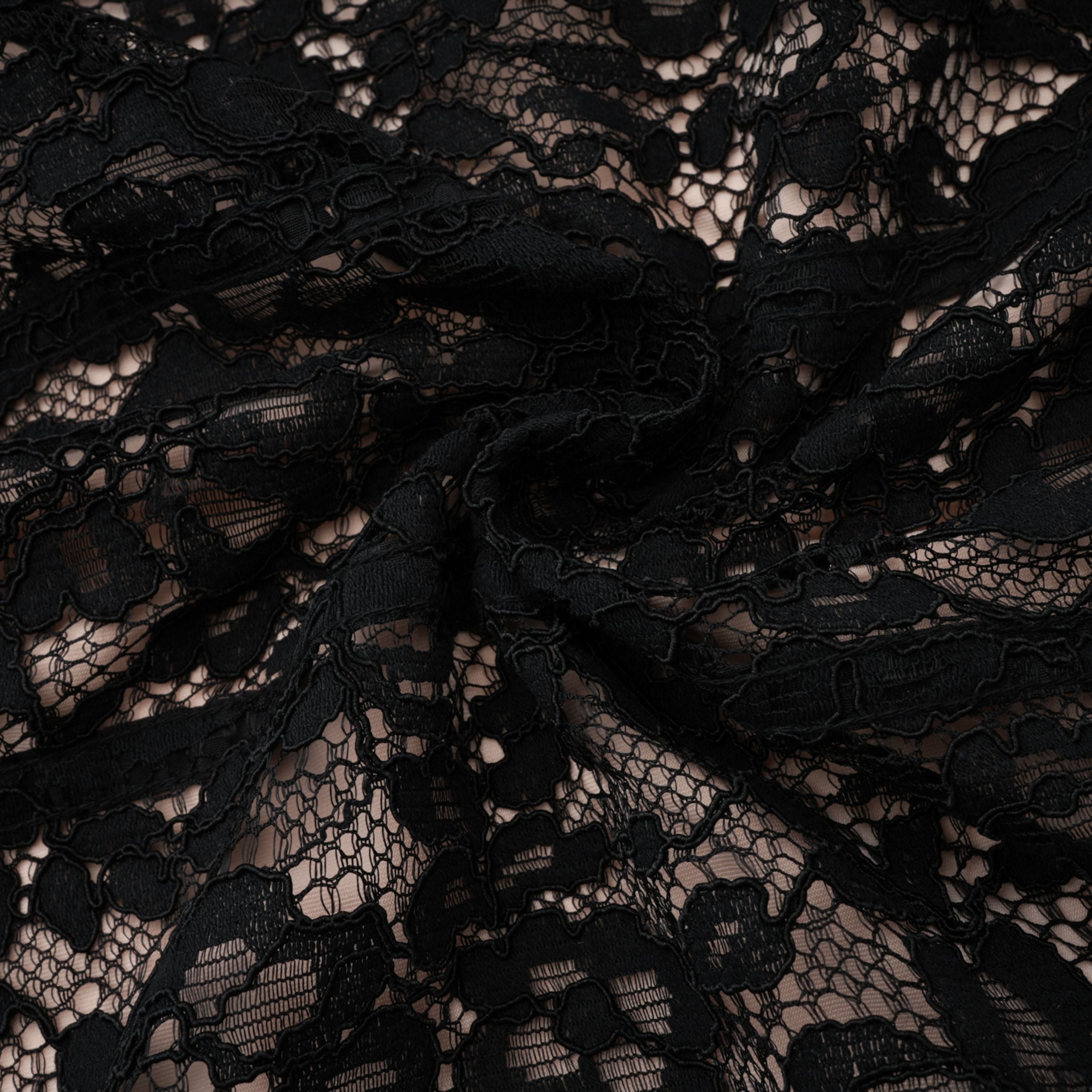 Robe longue corsetée en dentelle à motifs floraux