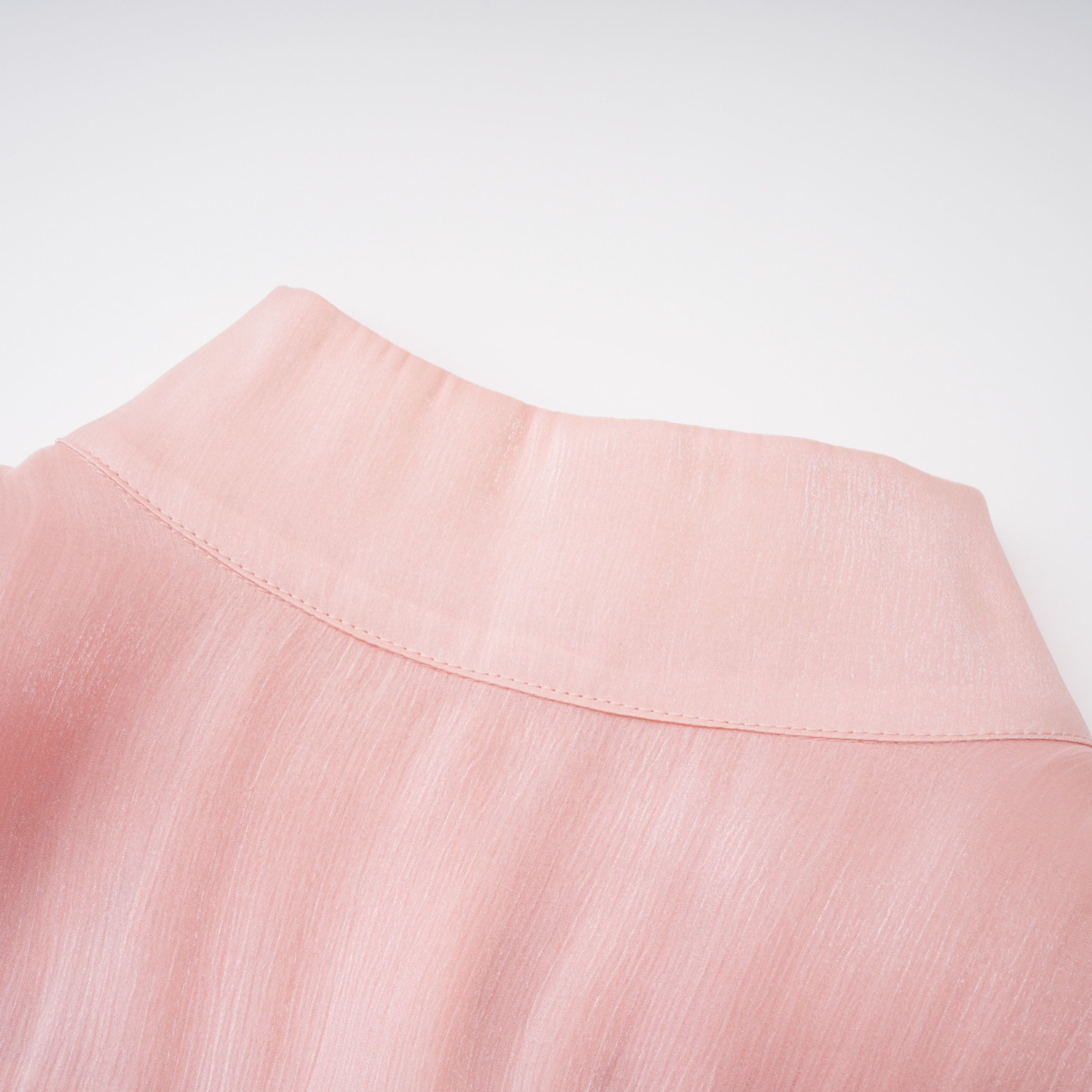 Mini-robe rose à col montant et volants