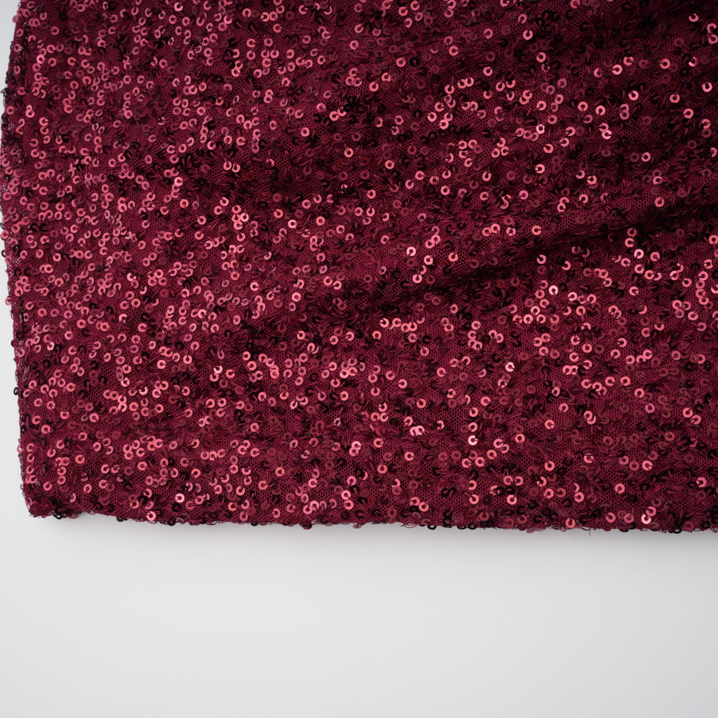 Mini-robe moulante à fronces et ornements « Paulette Red » (Vente définitive – États-Unis uniquement)