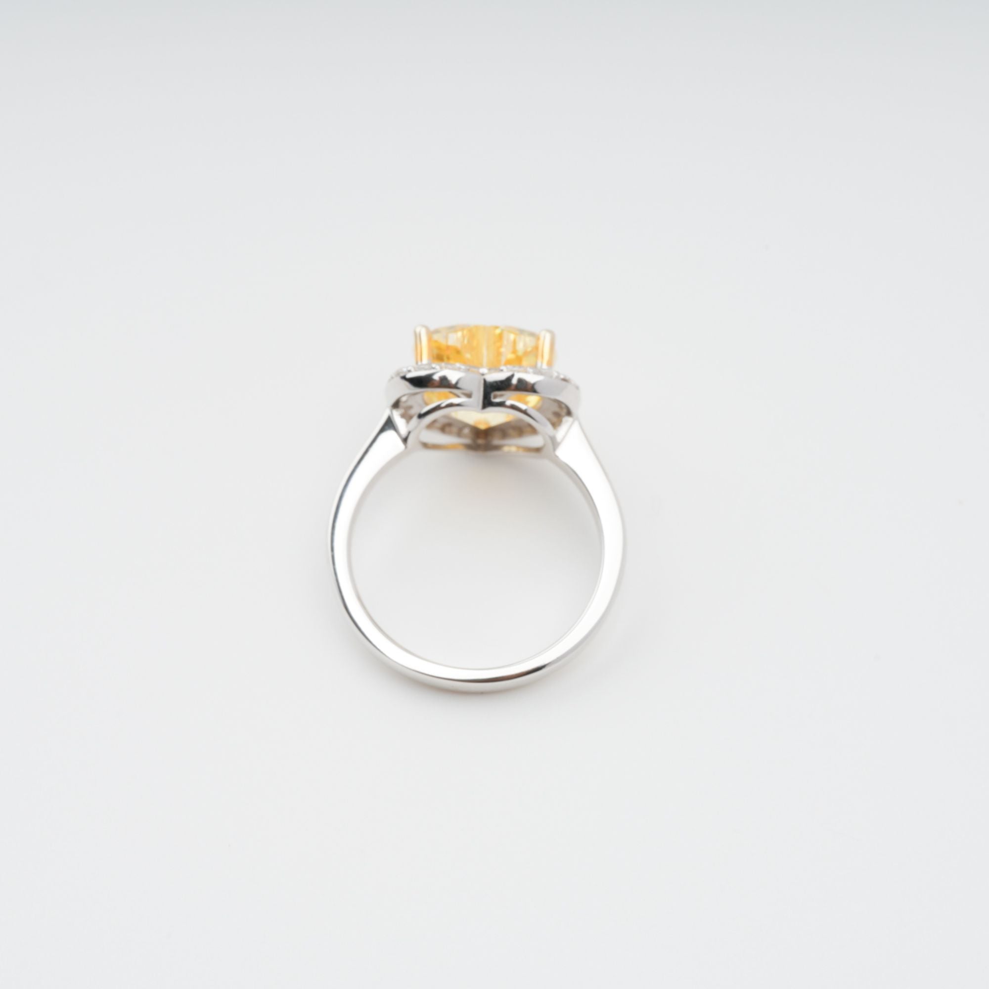 Éphémère Yellow Heart Cut Gemstone Sterling Silver Ring