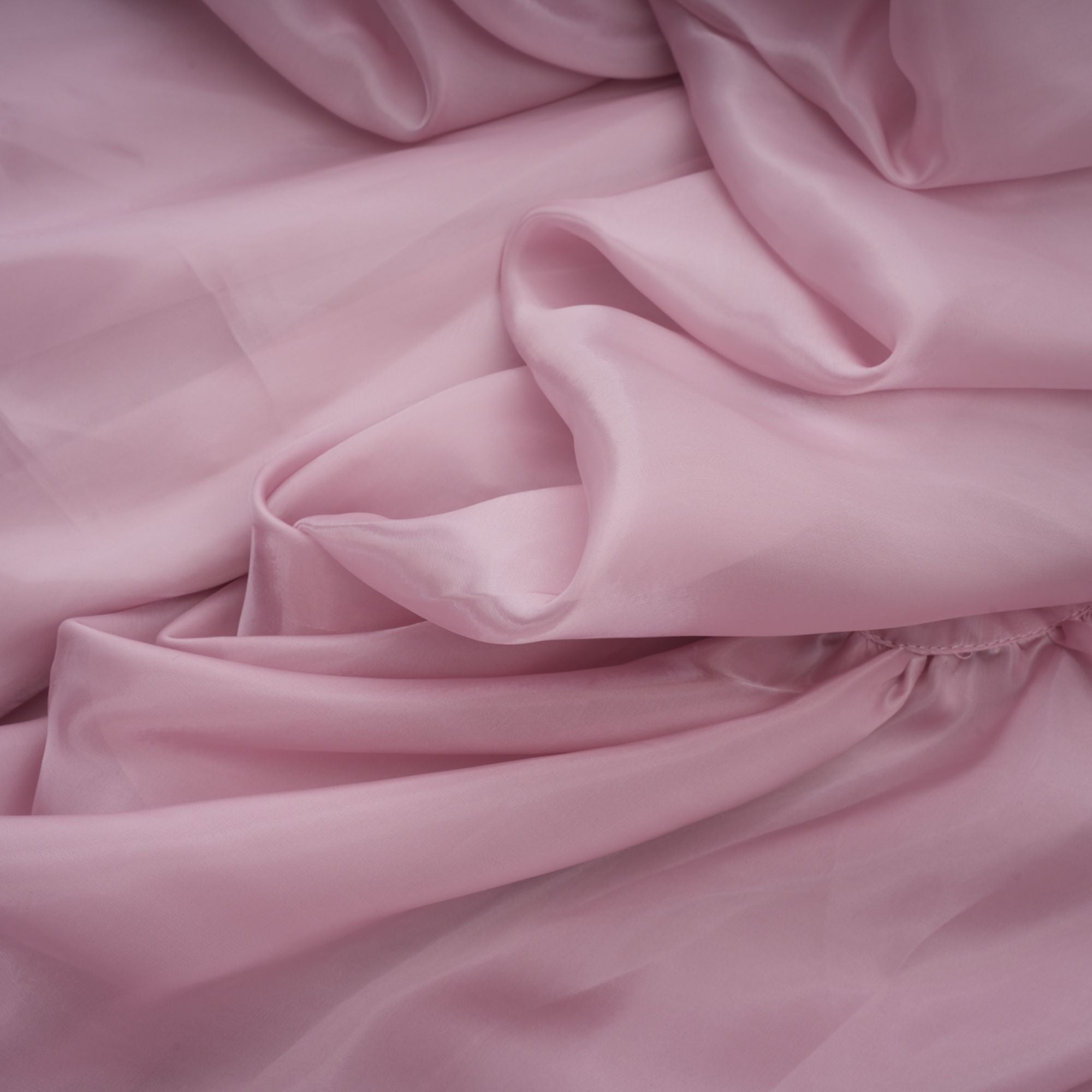 Mini-robe rose brillante à ourlet bouffant