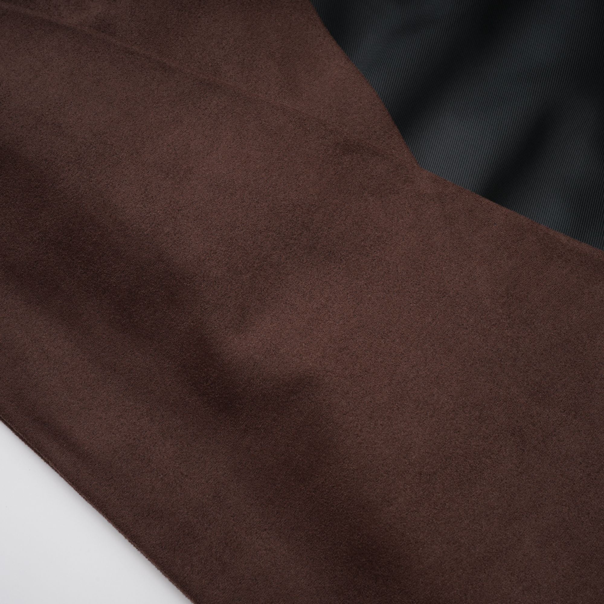 Ensemble haut et short à ourlet bouffant en daim Chaney Brown (Vente définitive - États-Unis uniquement)
