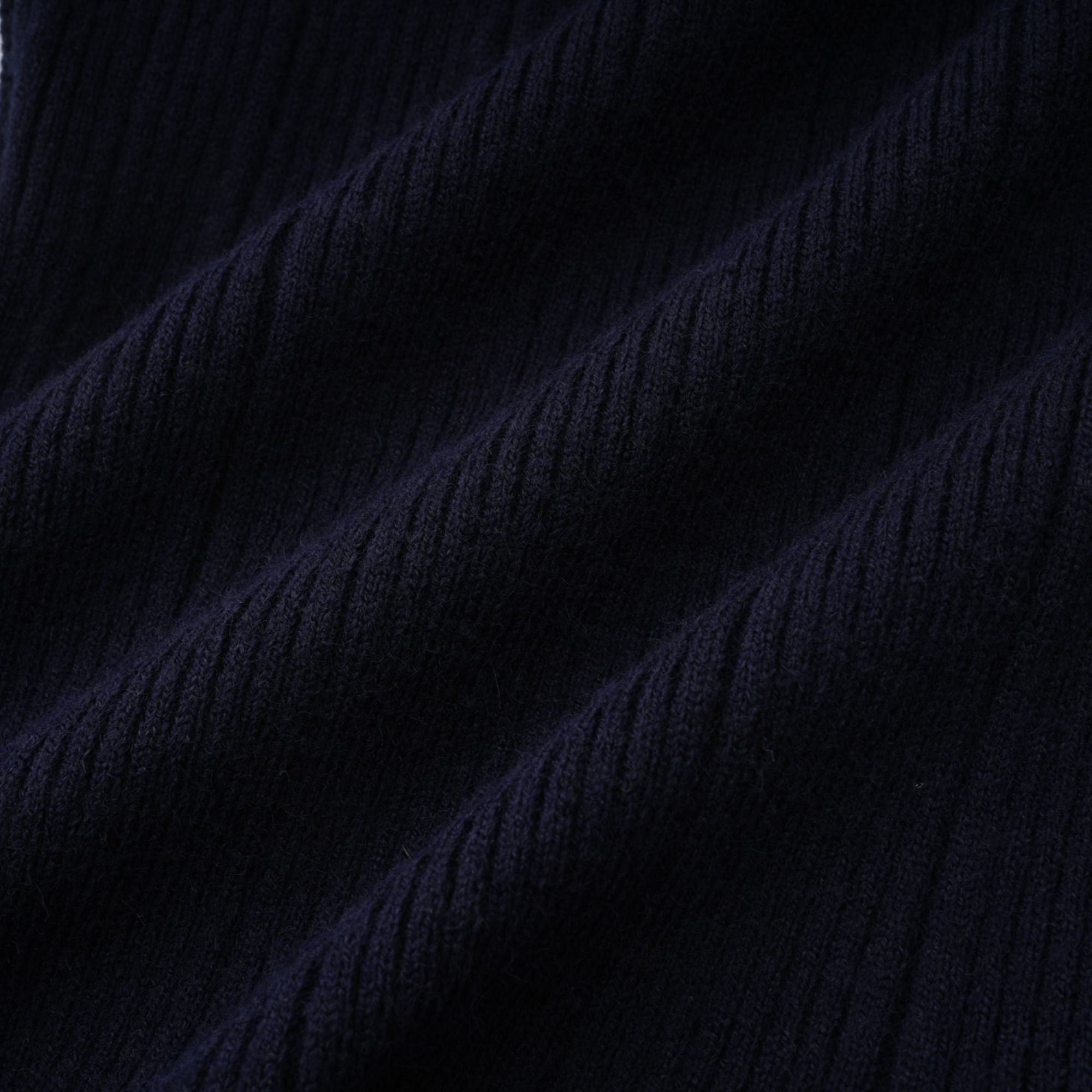 Robe mi-longue en maille bleu marine