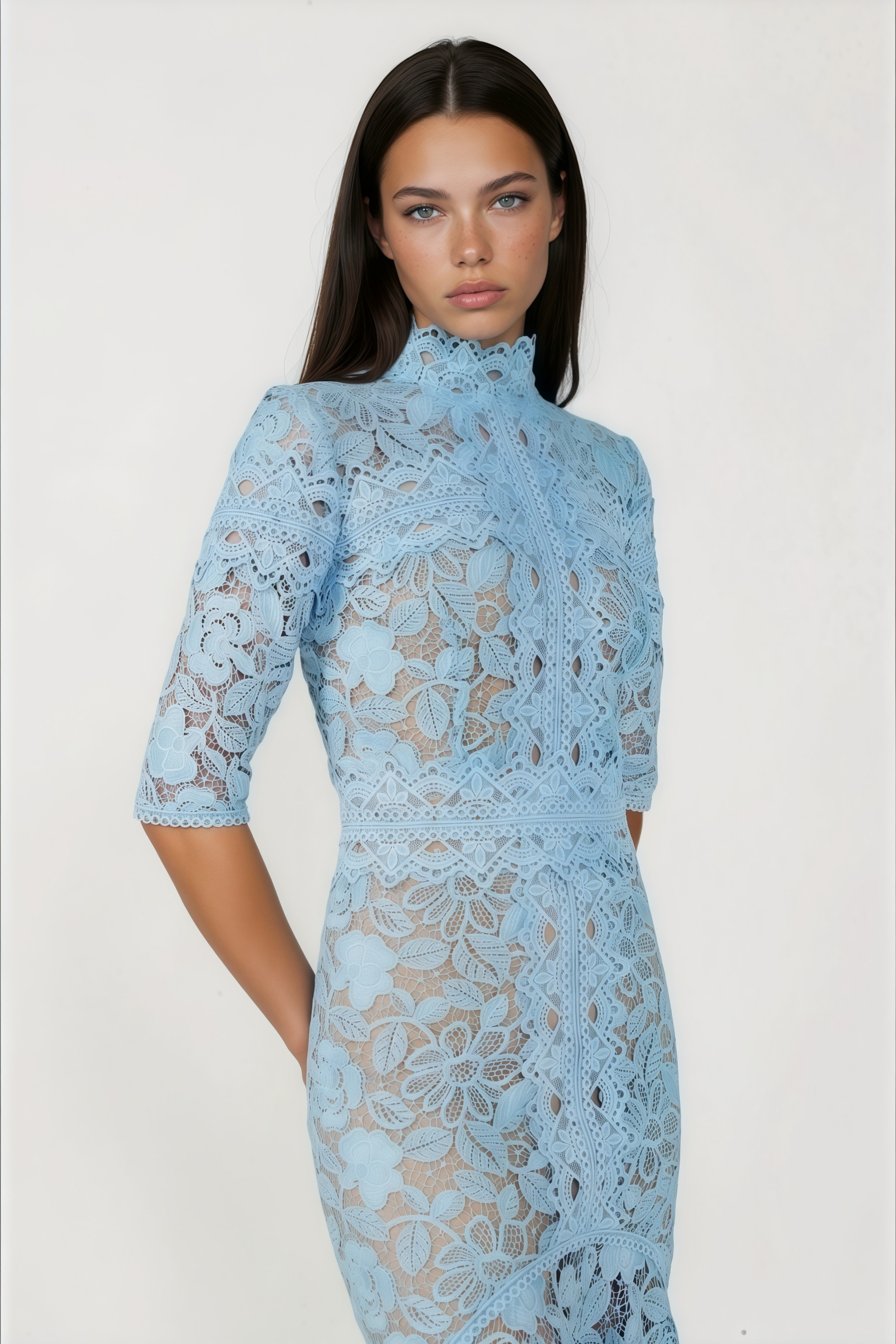 Robe longue sirène en dentelle à fleurs Daniela Blue (Vente définitive - États-Unis uniquement)
