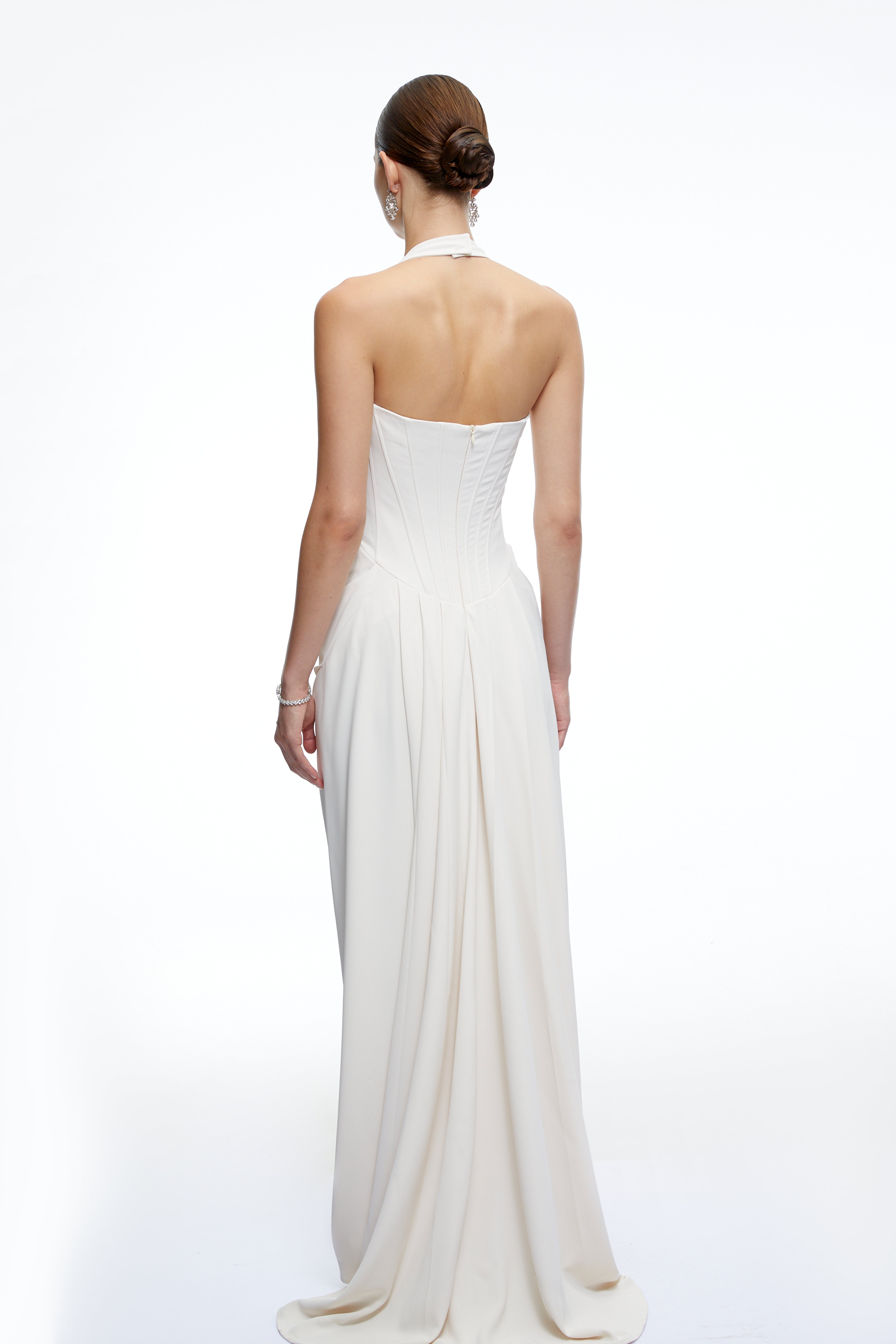 Robe longue à col licou ornée « Eliane White »