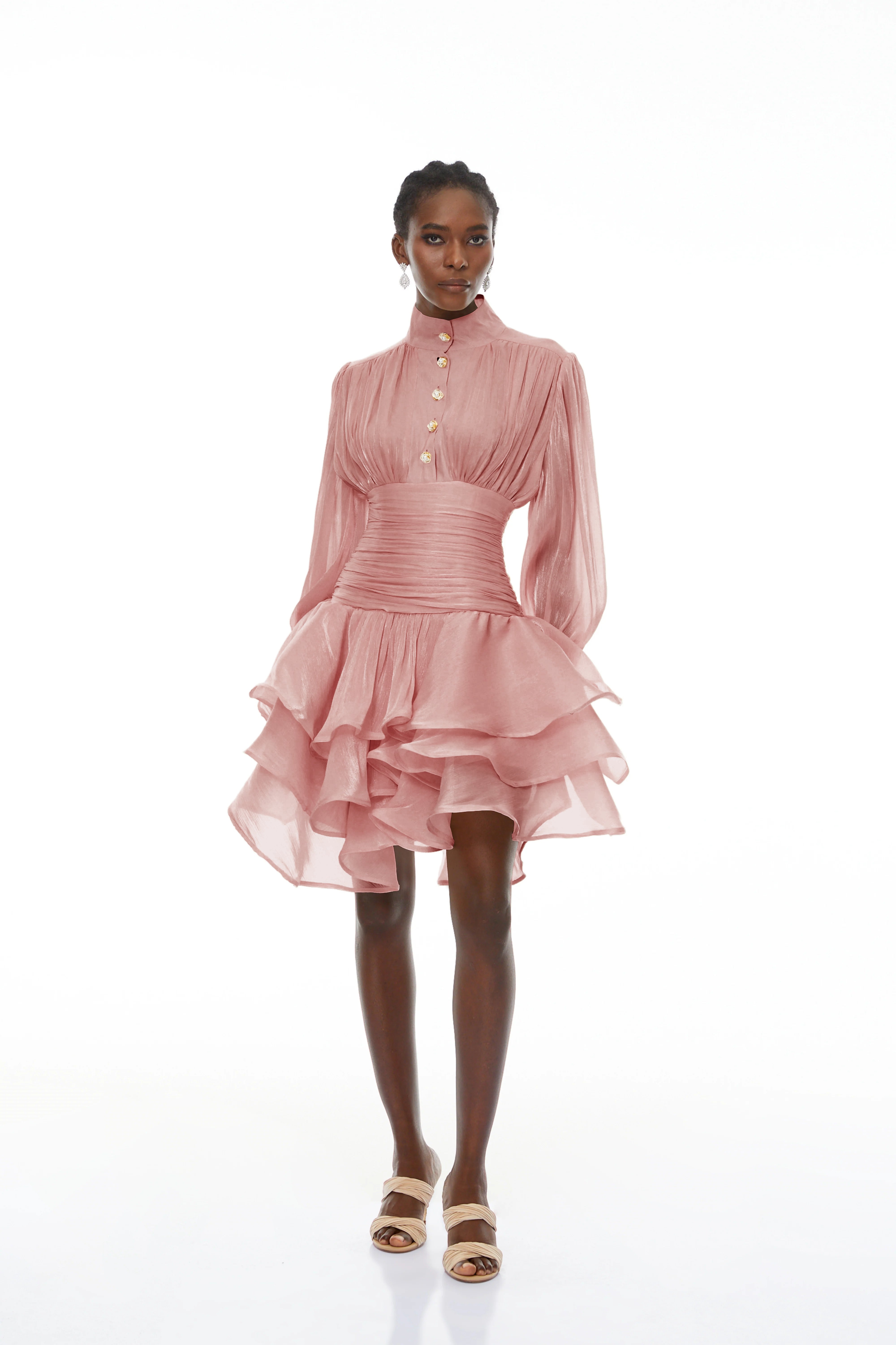 Mini-robe rose à col montant et volants