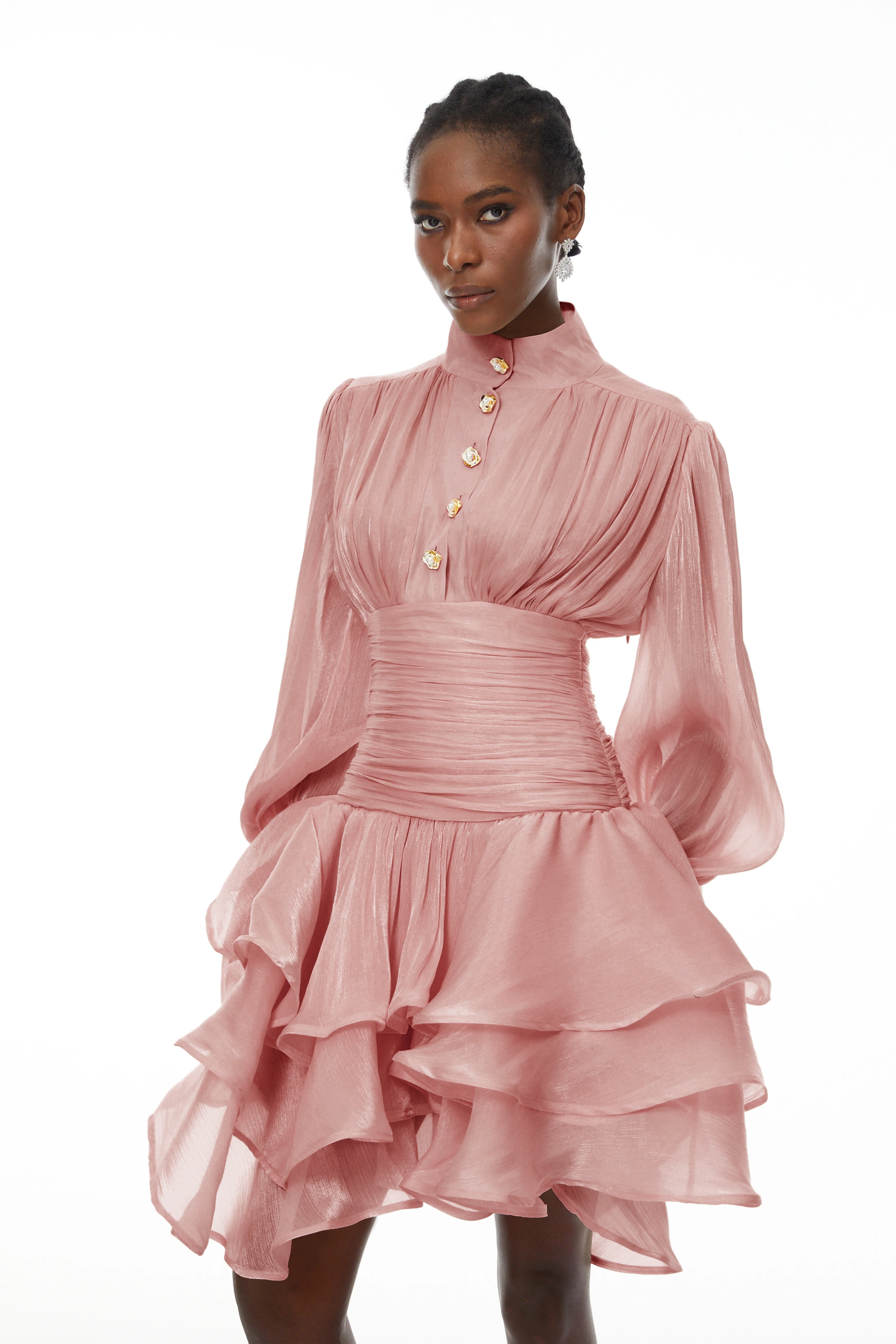Mini-robe rose à col montant et volants