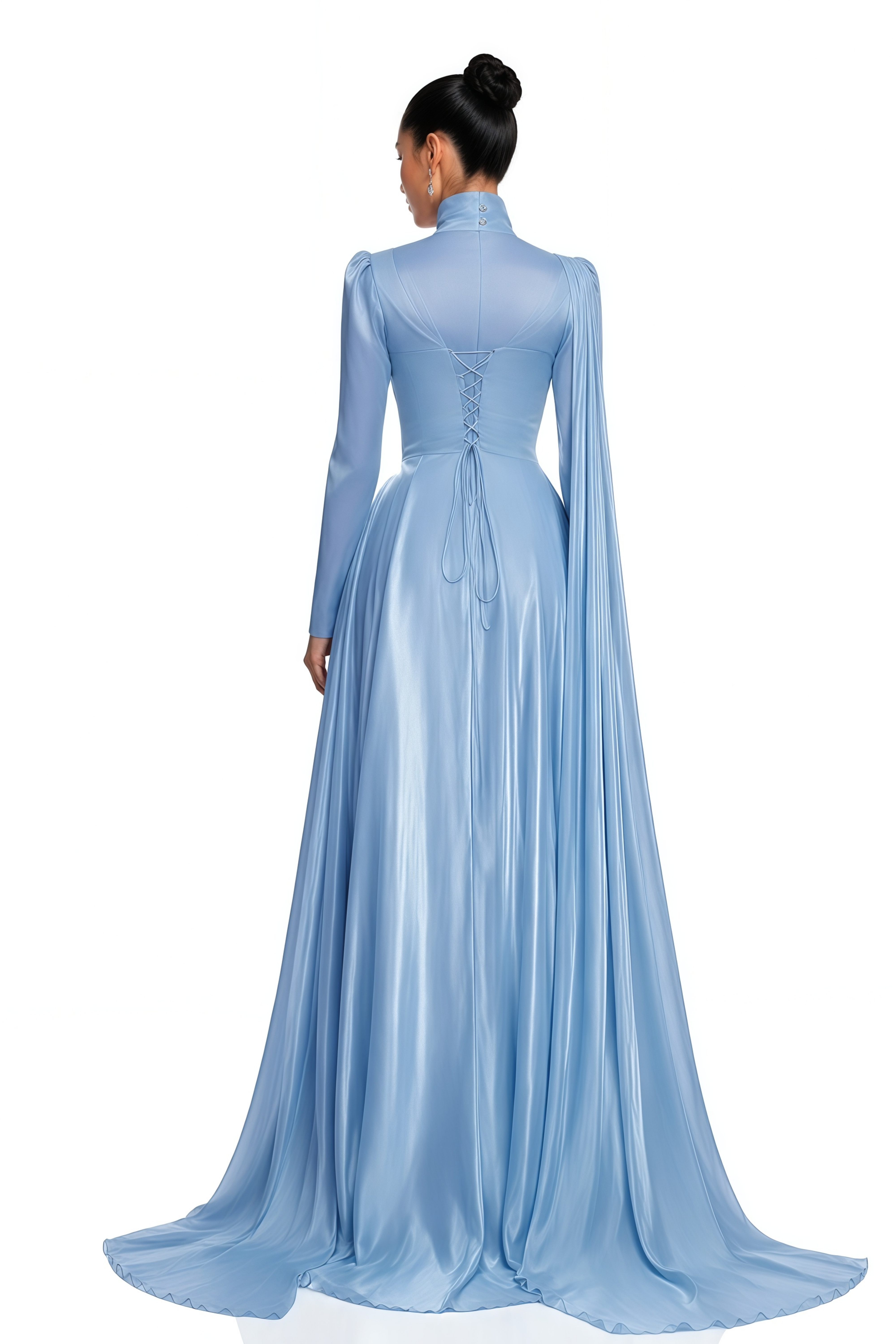 Robe longue froncée Genevieve Blue avec cape