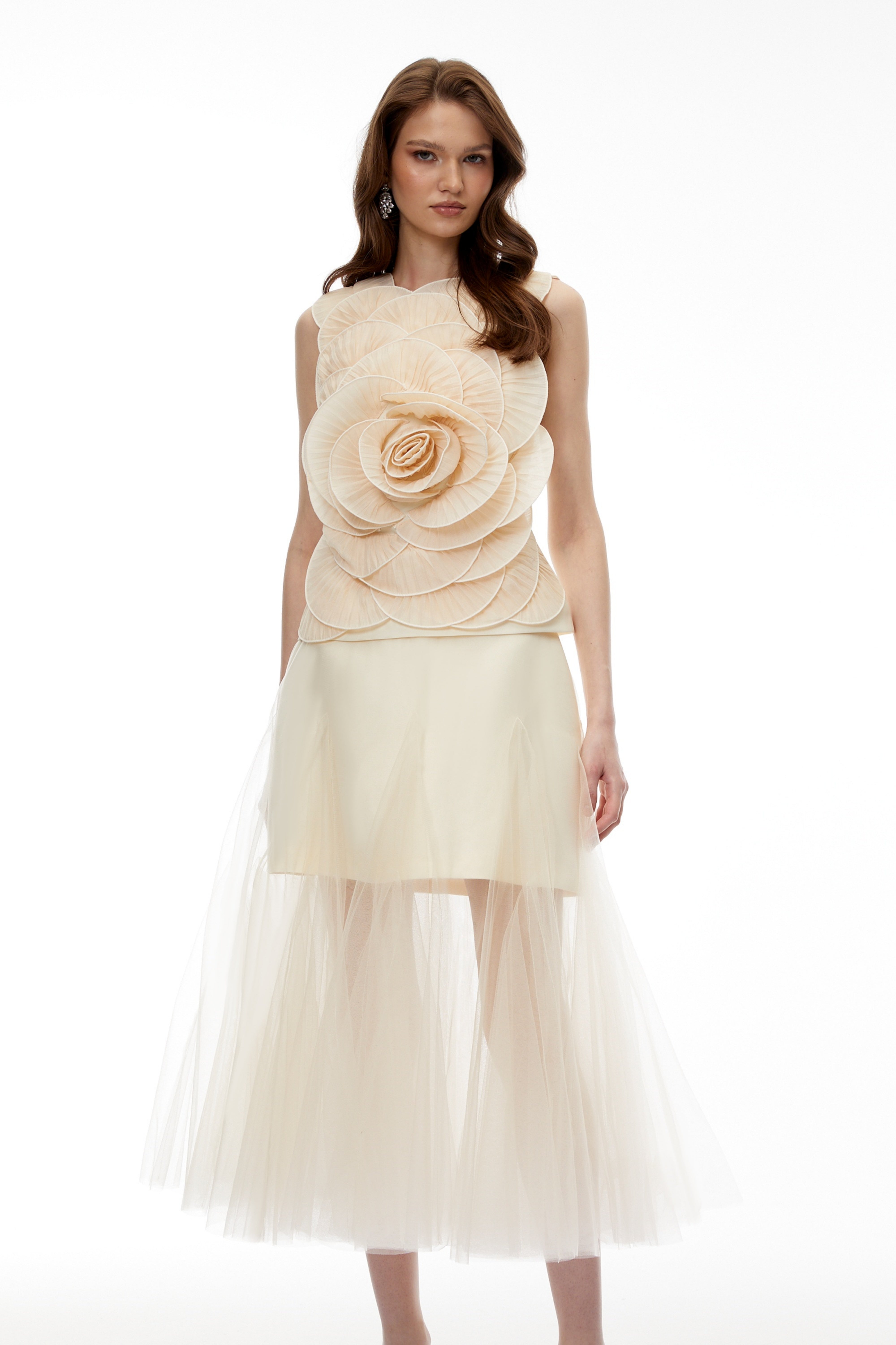 طقم بلوزة وتنورة «Karima Neutral 3D Petal» (تخفيضات نهائية)