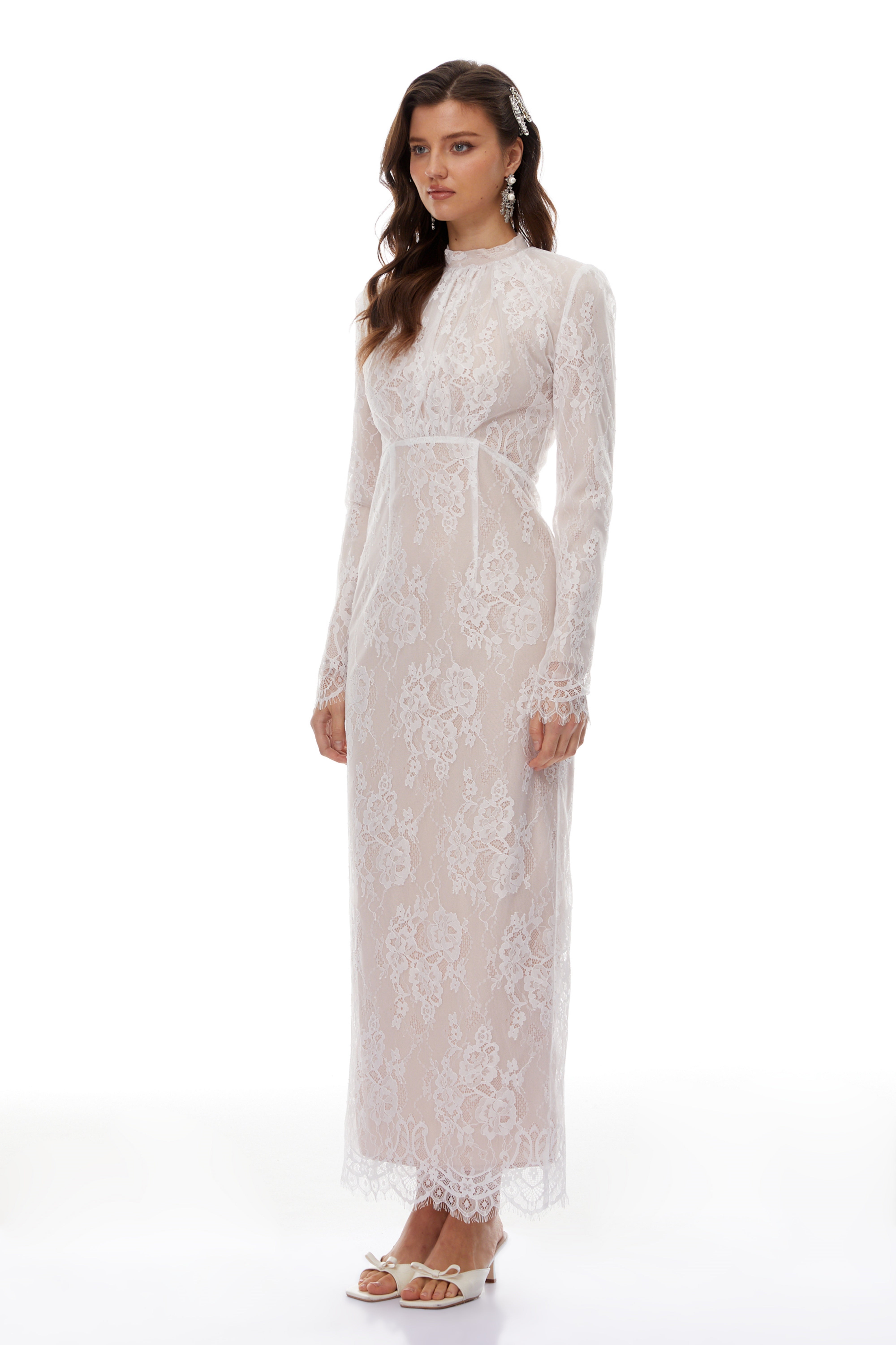 Robe longue à col montant et superposition de dentelle Leif White (Vente définitive - États-Unis uniquement)