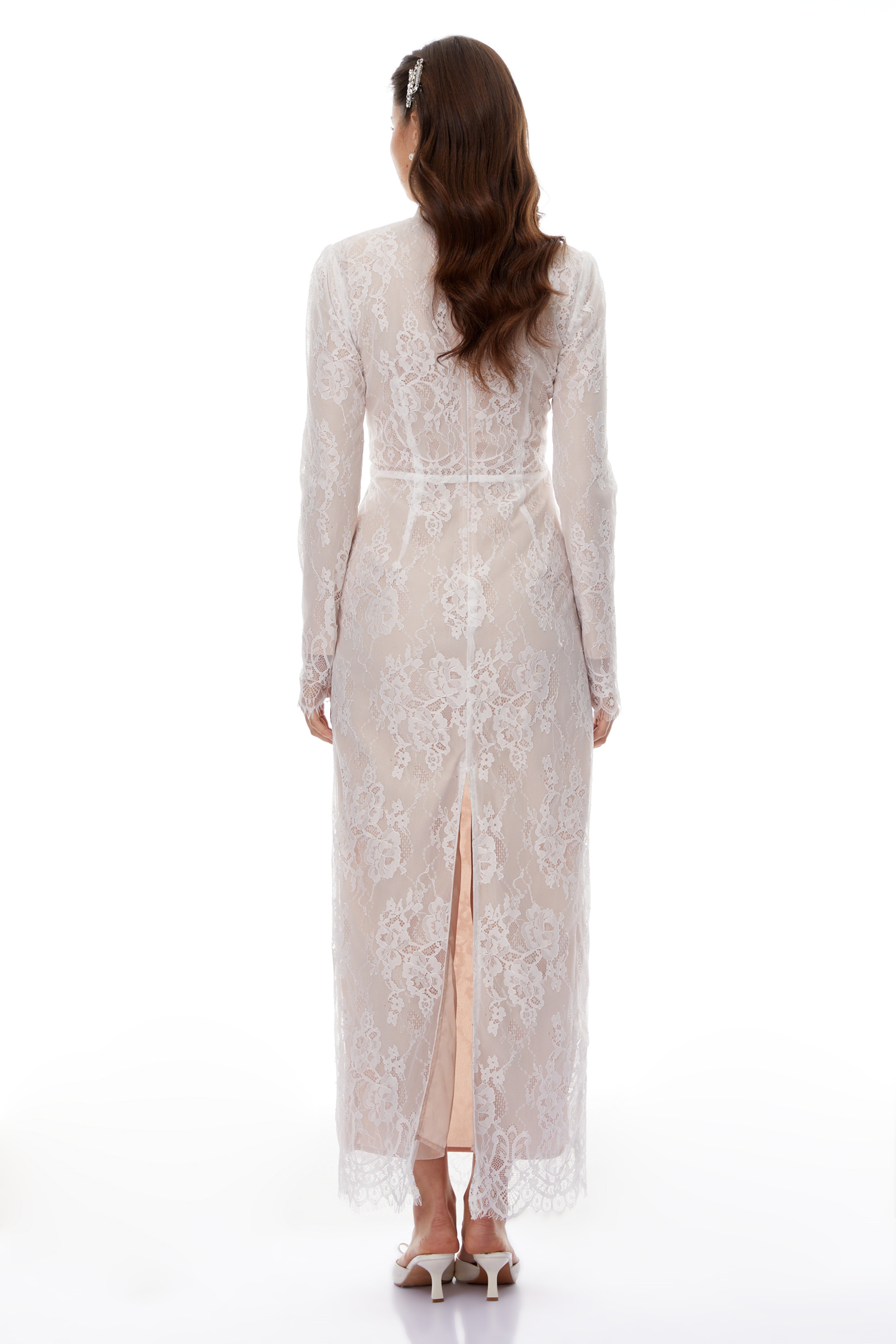 Robe longue à col montant et superposition de dentelle Leif White (Vente définitive - États-Unis uniquement)